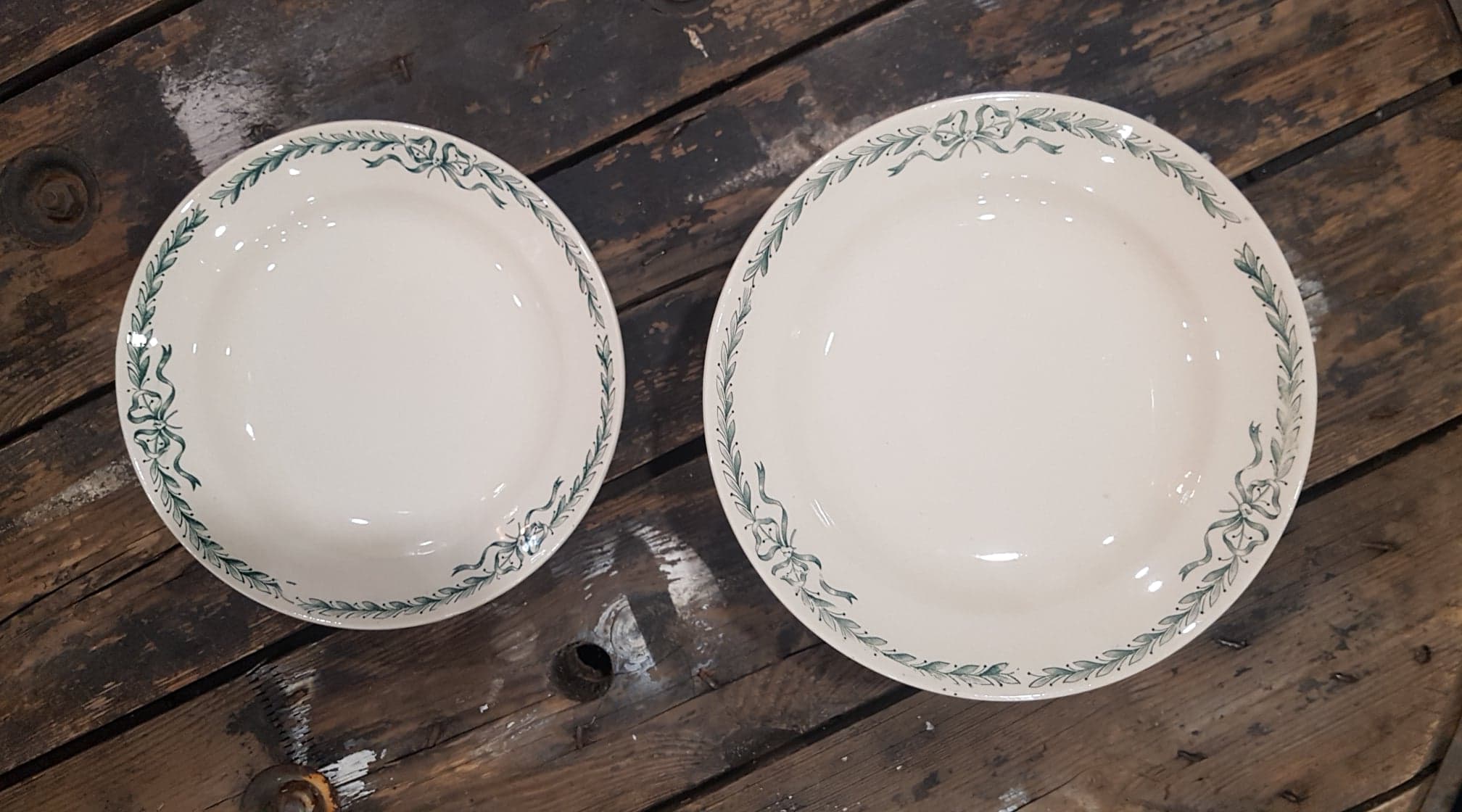 Lot of 8 plates in Terre de Fer Longchamp model Belleville