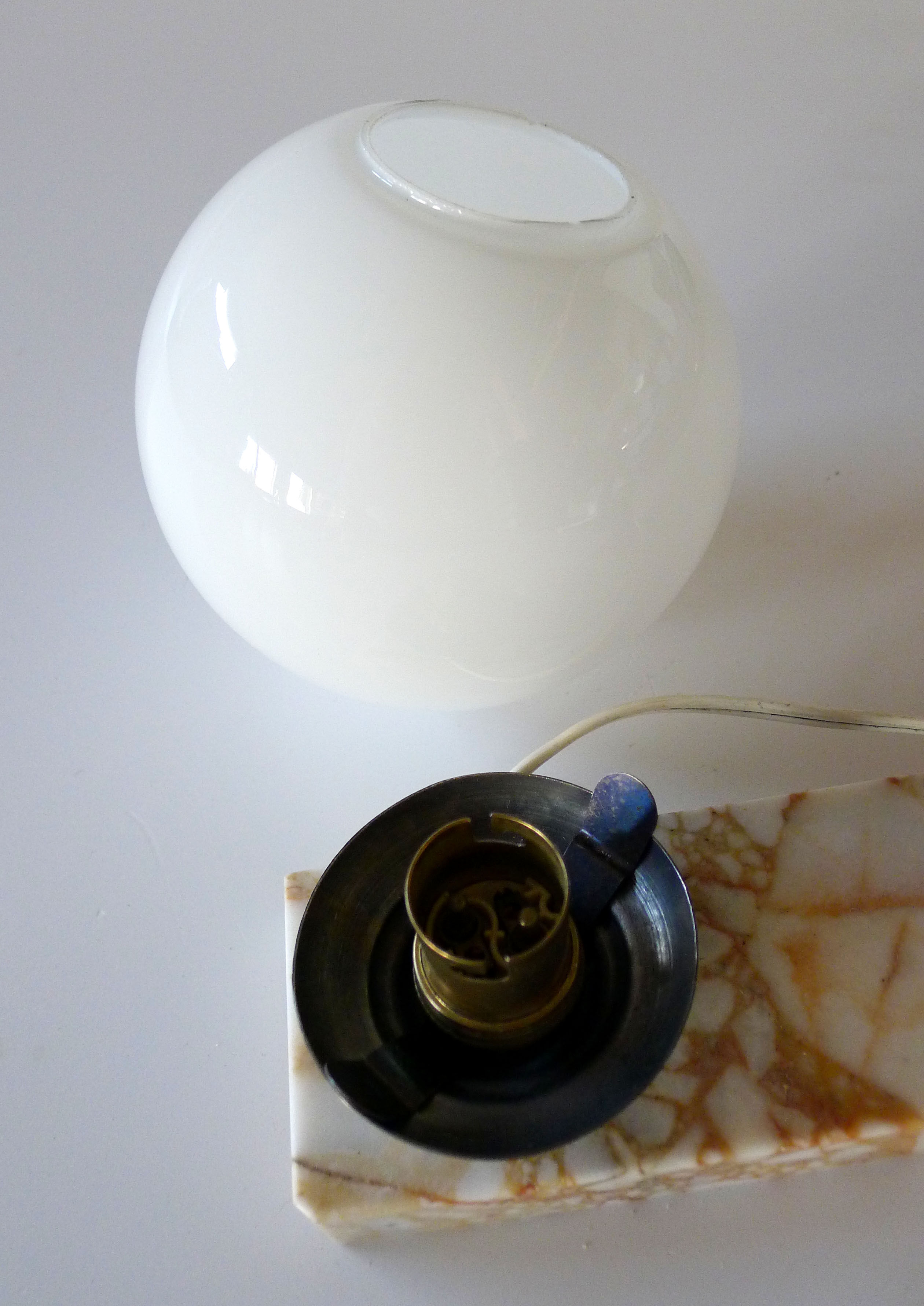 Art Deco lamp opalin globe on marble - gazelle