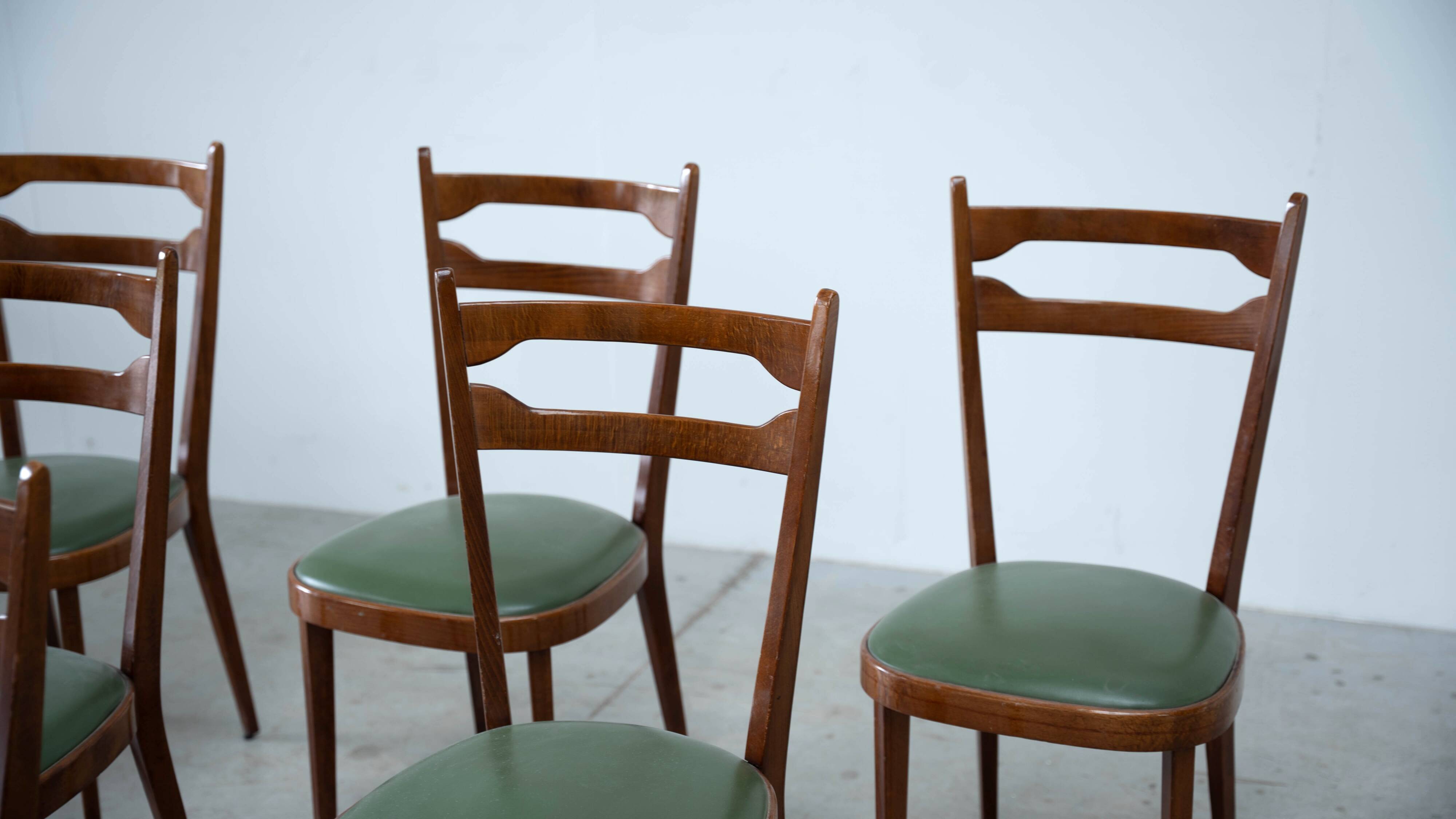 Set of six elegant Italian dining chairs