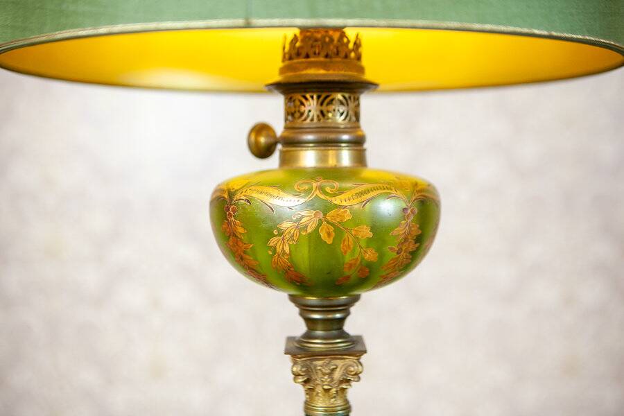 Vintage Pair of Table Lamps in a Classical Style with Decorative Bases and