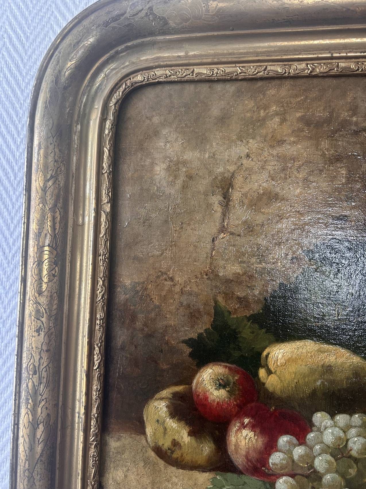 Large still life with fruits from the 19th century – oil on canvas and gilded frame – in superb condition.