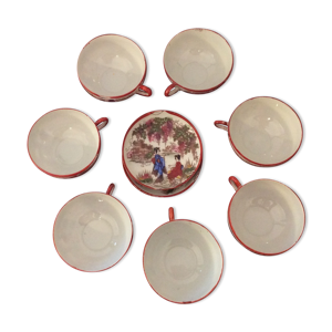 Ensemble de 8 anciennes - tasses porcelaine