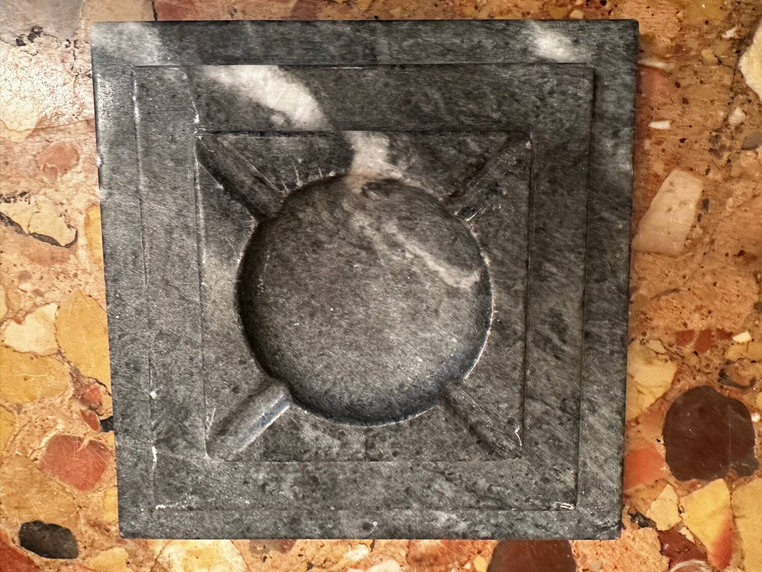 Cendrier Art-Deco en Marbre Gris Anthracite