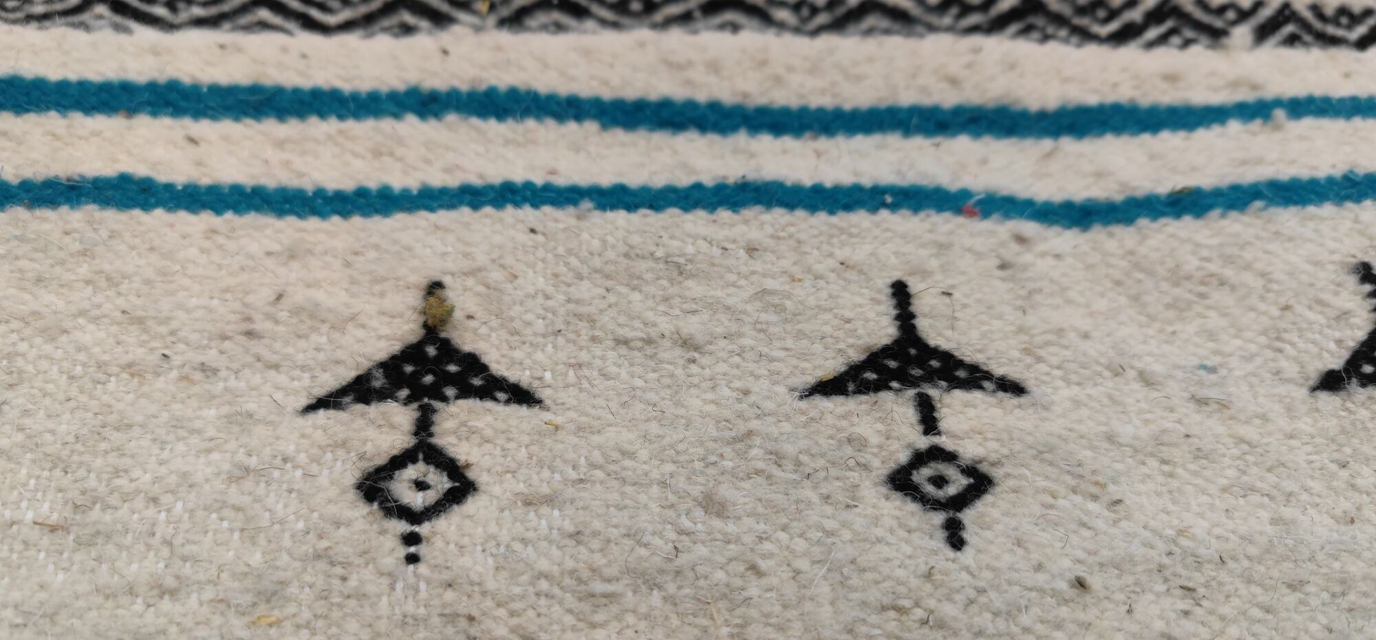 Kilim handmade white carpet in natural wool