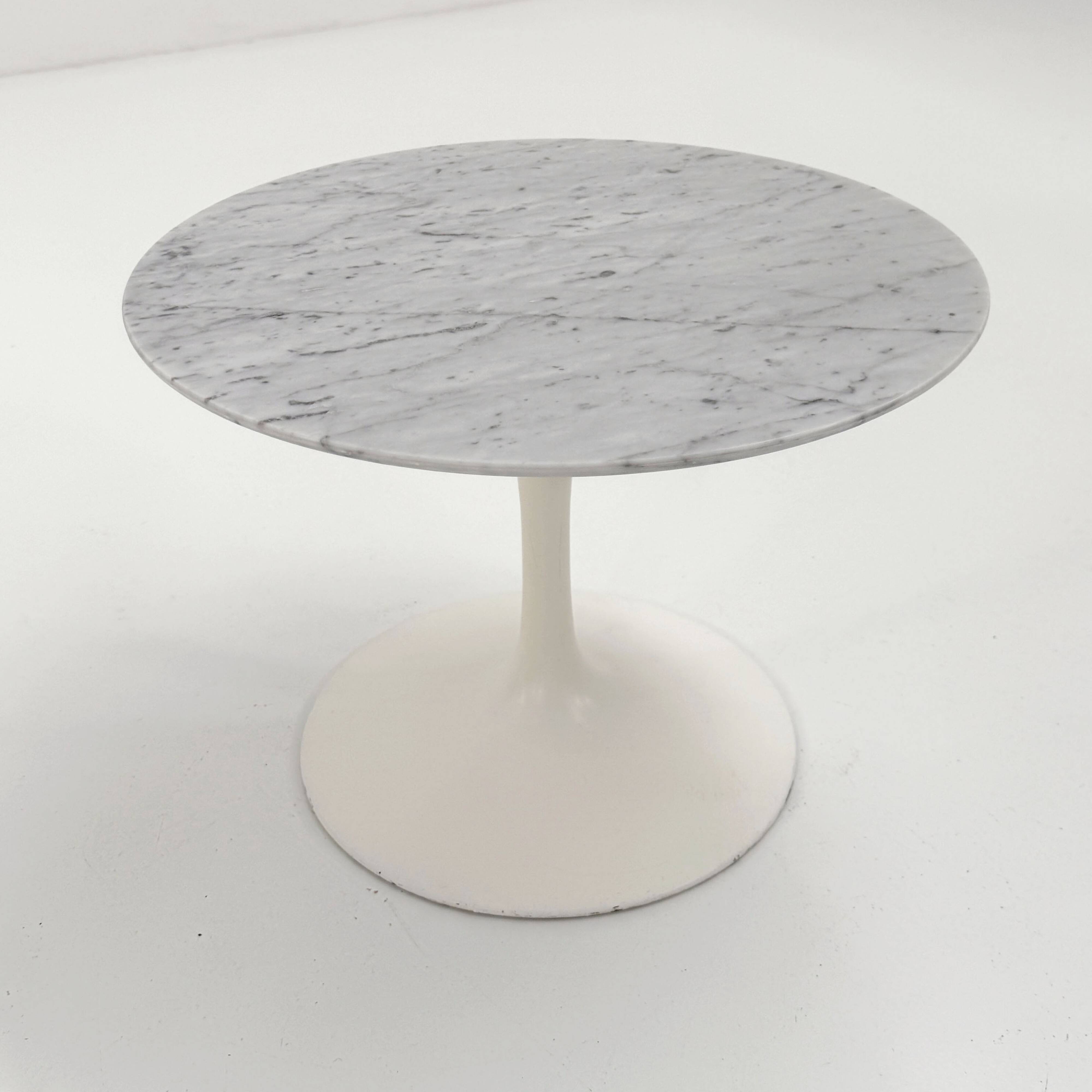 Tulip side table in marble by Eero Saarinen for Knoll, 1970