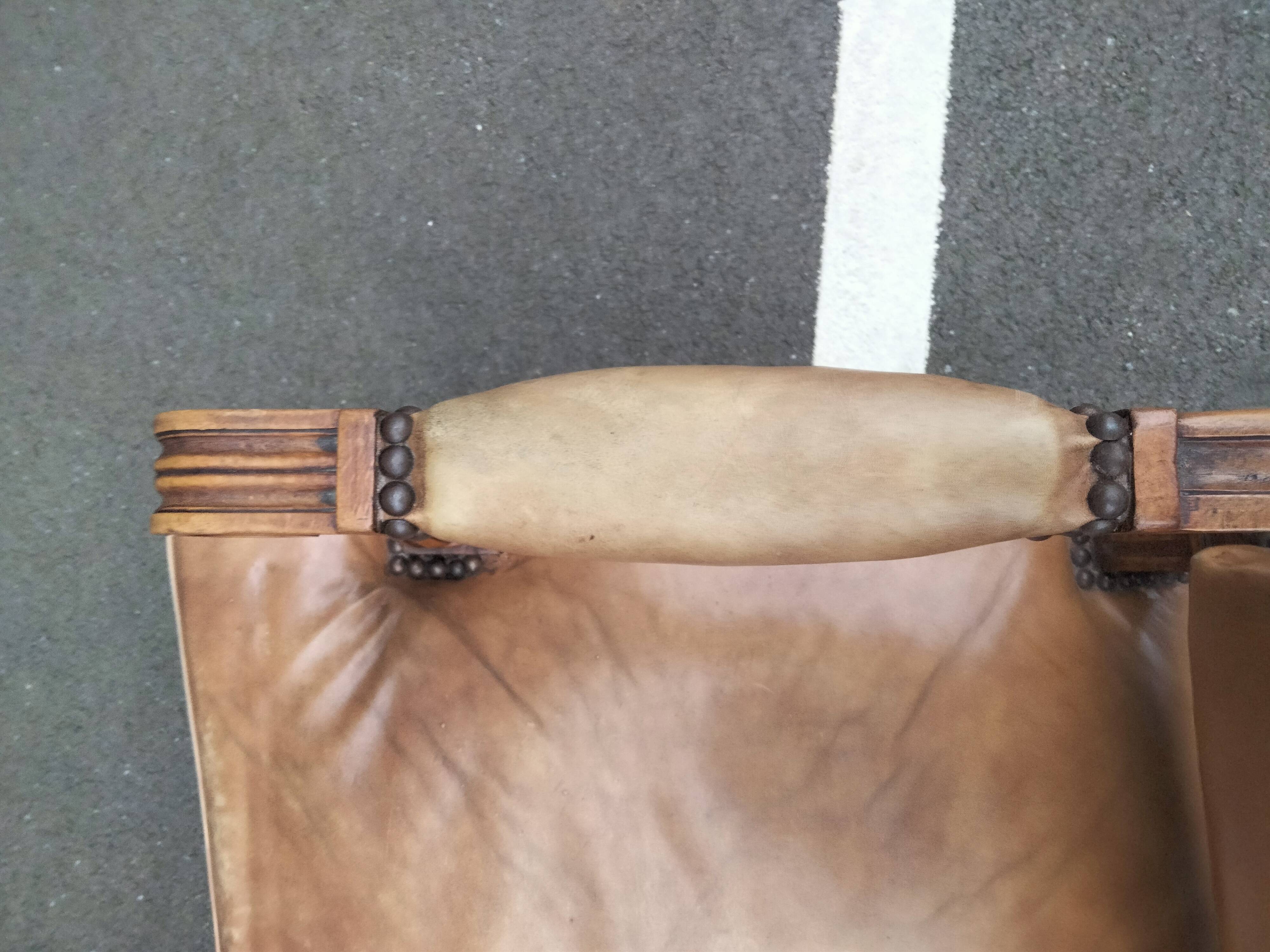 Paire de fauteuils anciens style Louis XVl