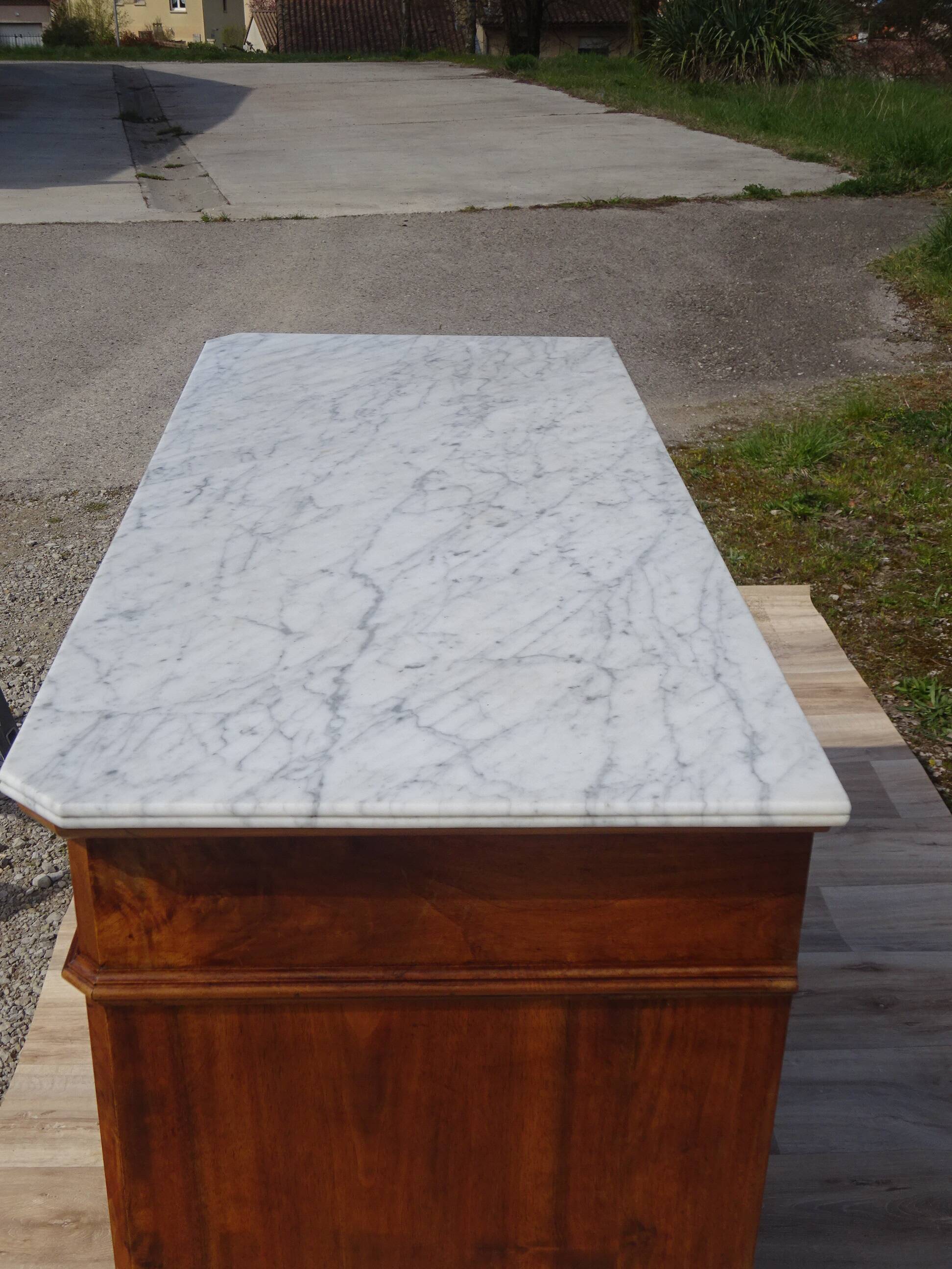 Ancienne commode Louis Philippe en noyer marbre blanc