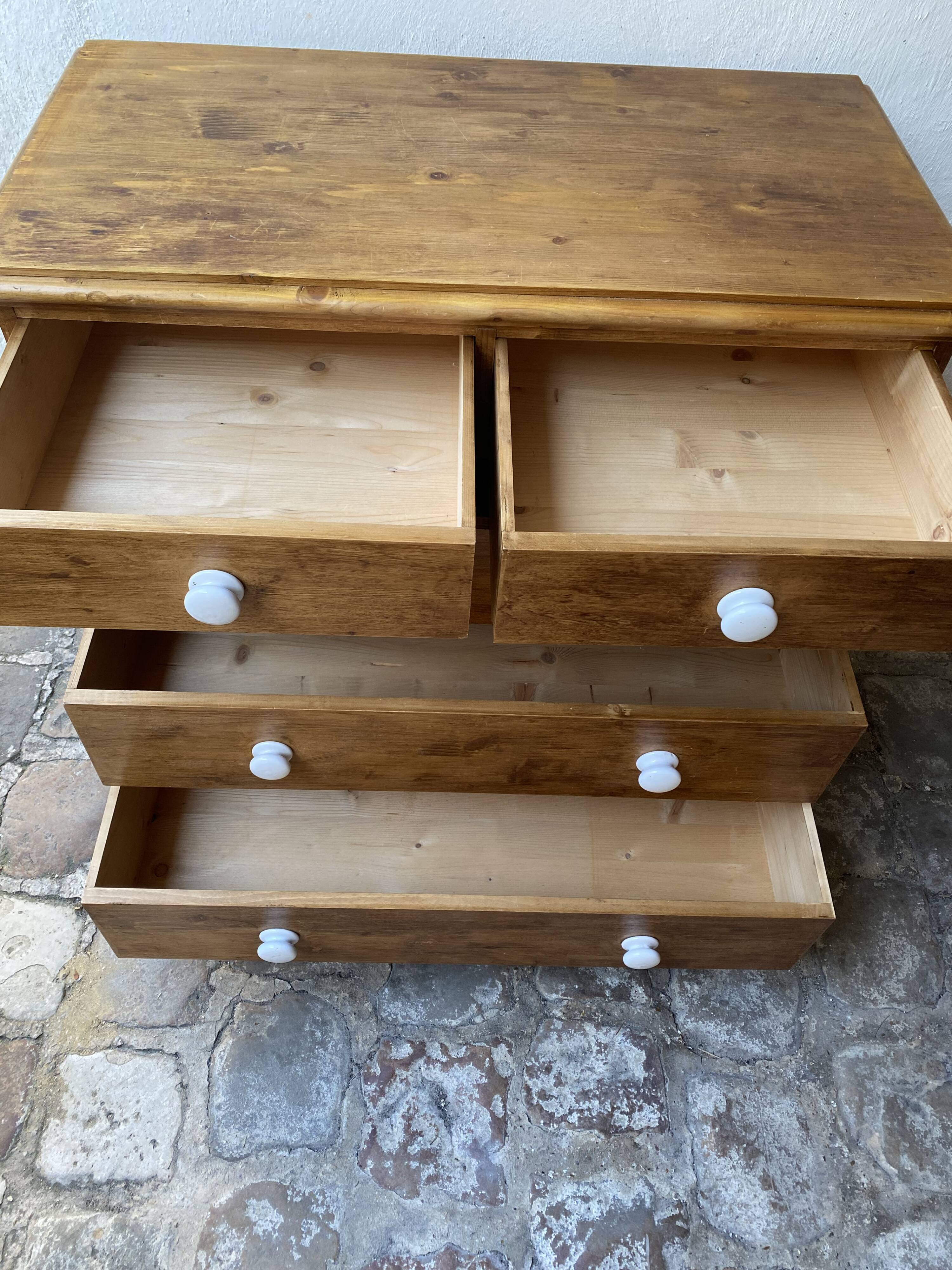 Solid natural pine chest of drawers with 5 drawers