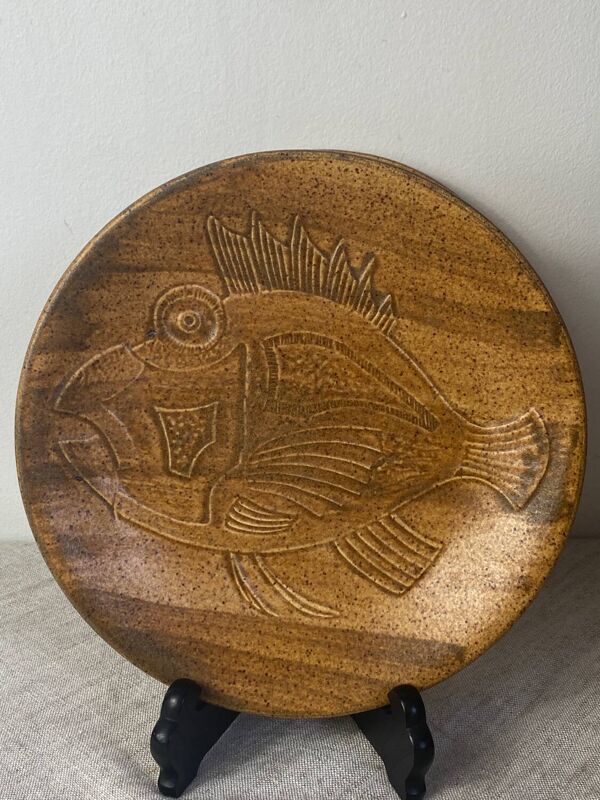 Six assiettes plates poisson en céramique imitation bois Chantilly