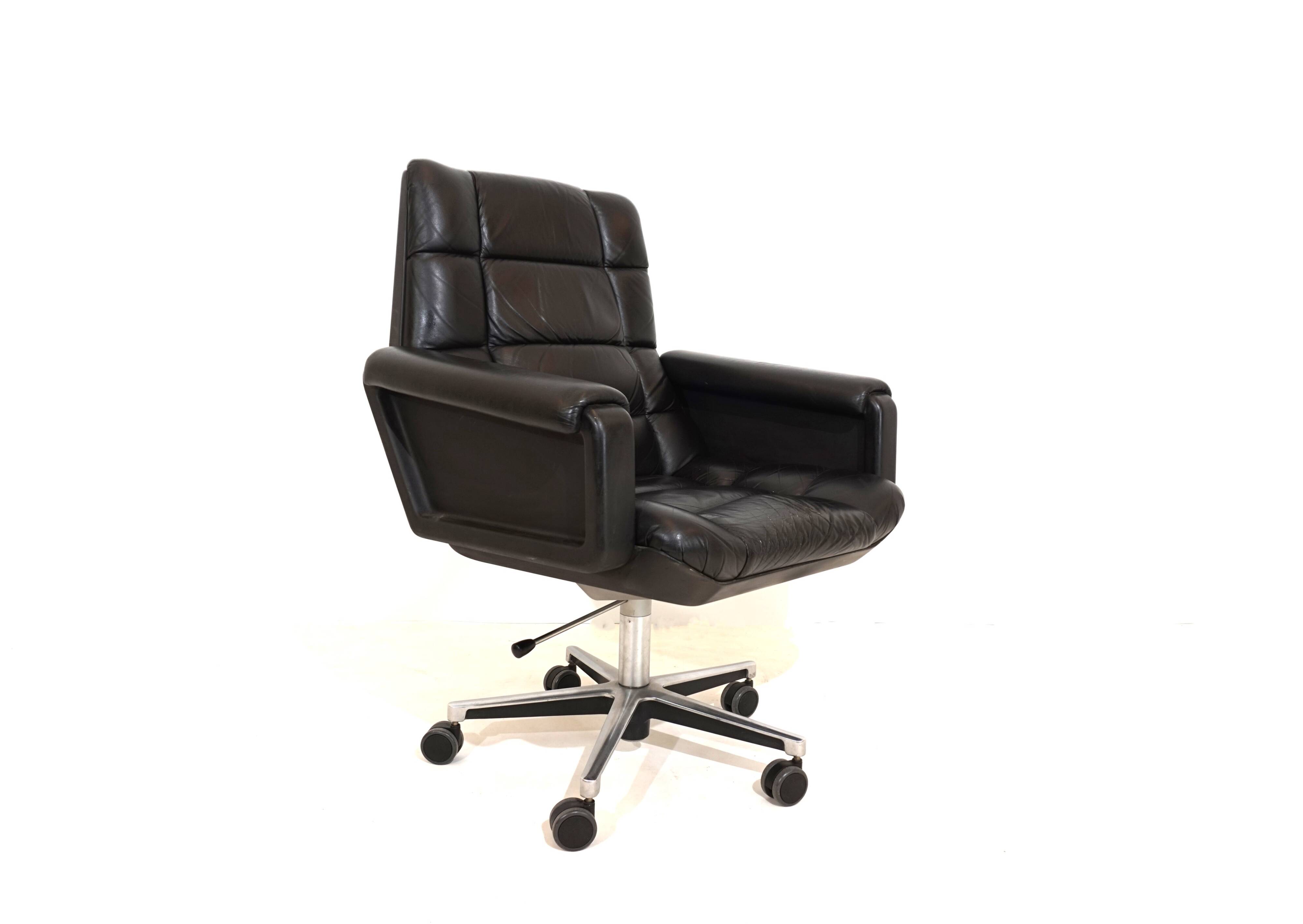 Chaise de bureau en cuir Mauser Seat 150 par Herbert Hirche