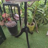 Marble tripod sellette