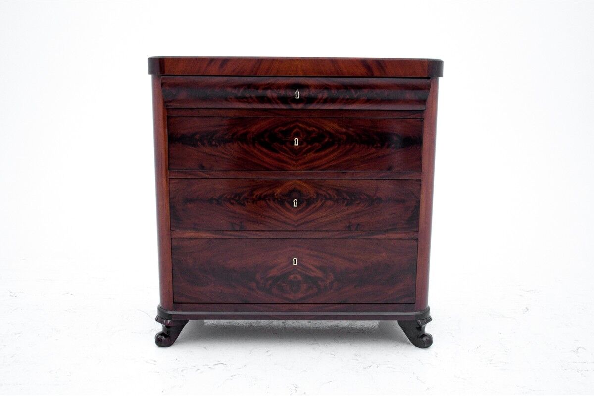 Mahogany chest of drawers, Northern Europe, circa 1860.