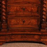 Italian Renaissance oratory in walnut and burl walnut - 17th century