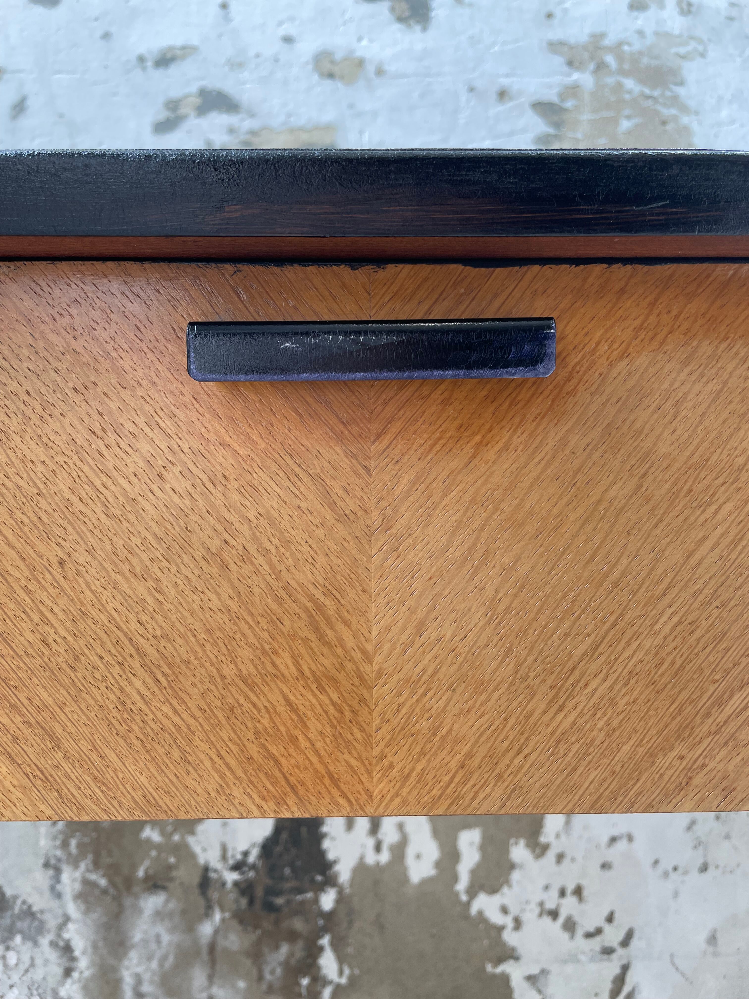 Console desktop feet compass 60s