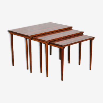 Scandinavian pull-out coffee tables