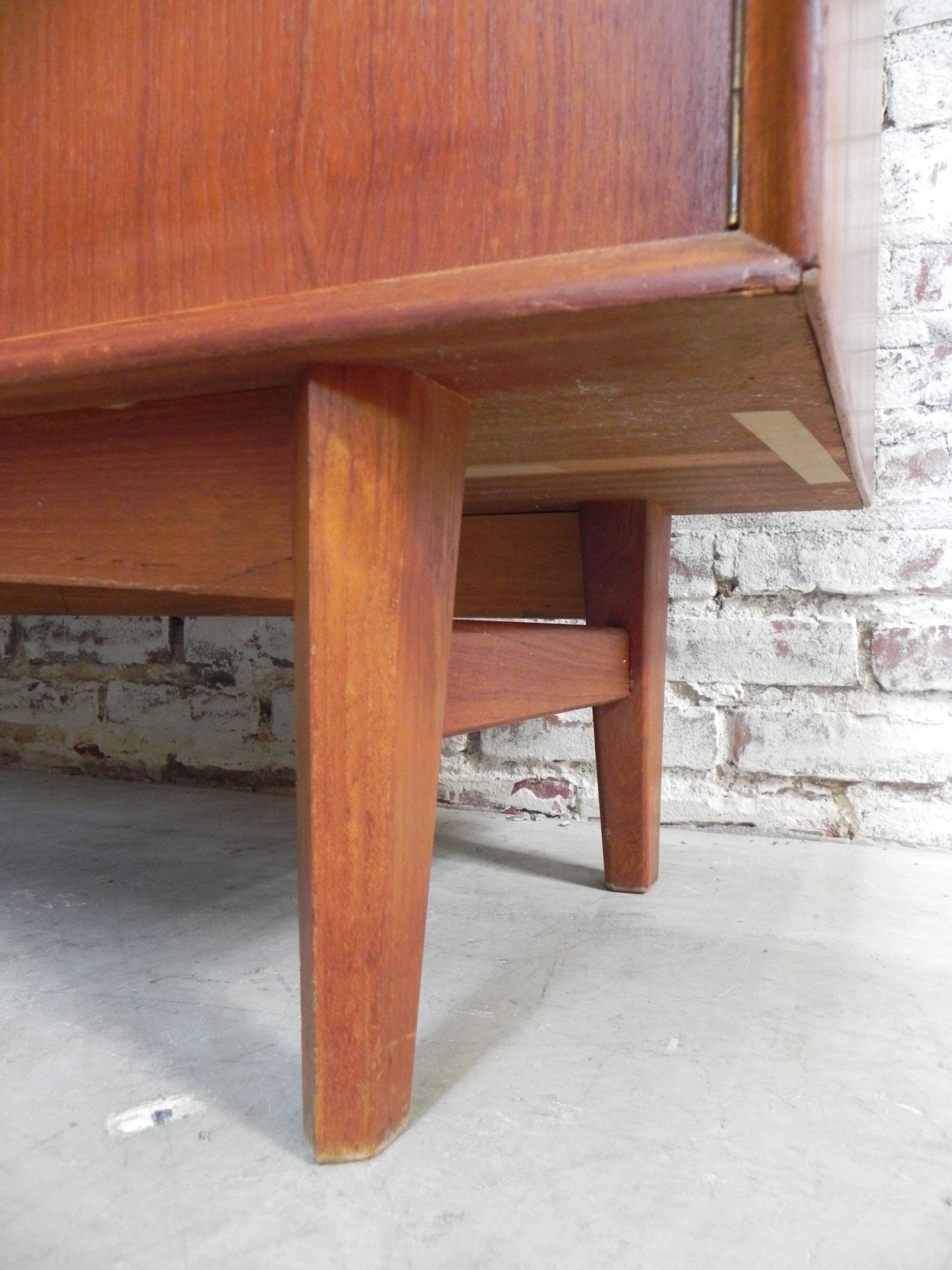 Wardrobe 179 cm high