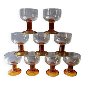 Suite de 9 verres 70's