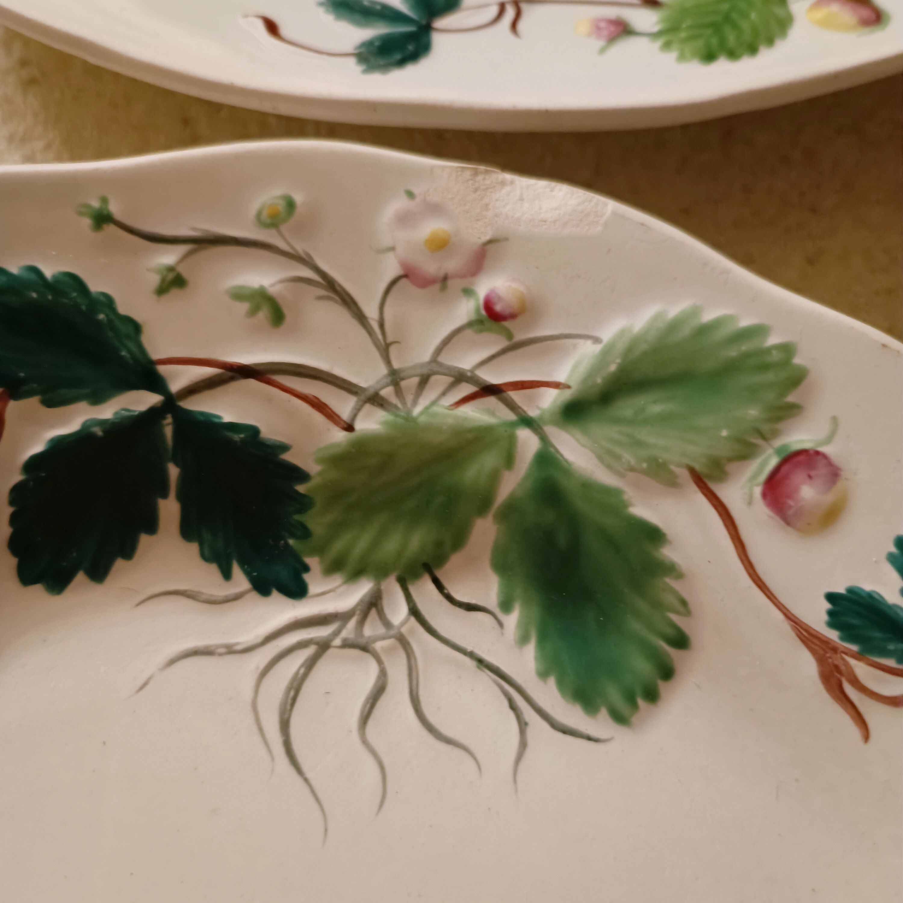 6 plates strawberry service by George Sand Creil and Montereau