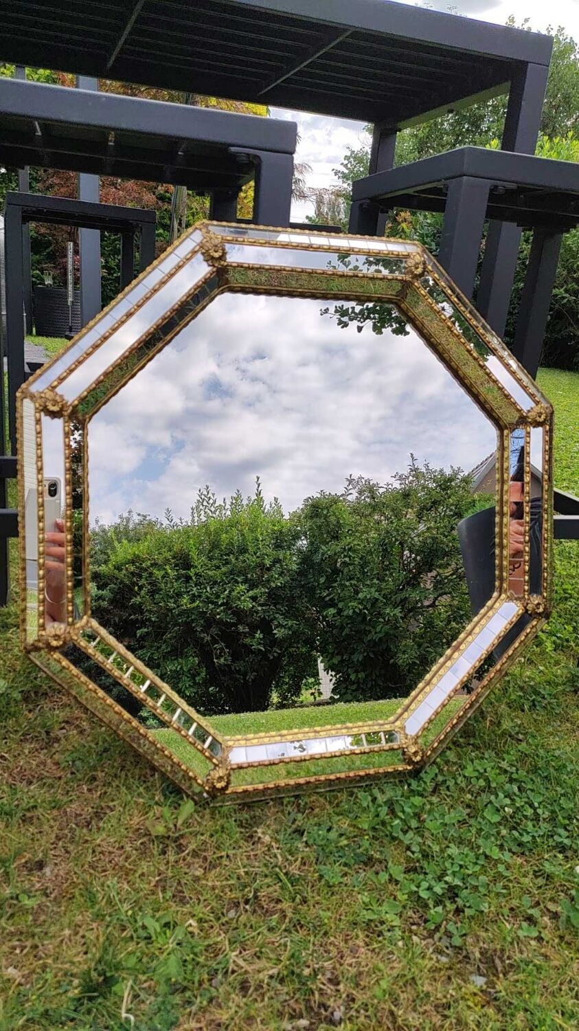 Venetian octagonal mirror murano style. a parecloses/facets. floral and beaded decoration 60 x 60 cm