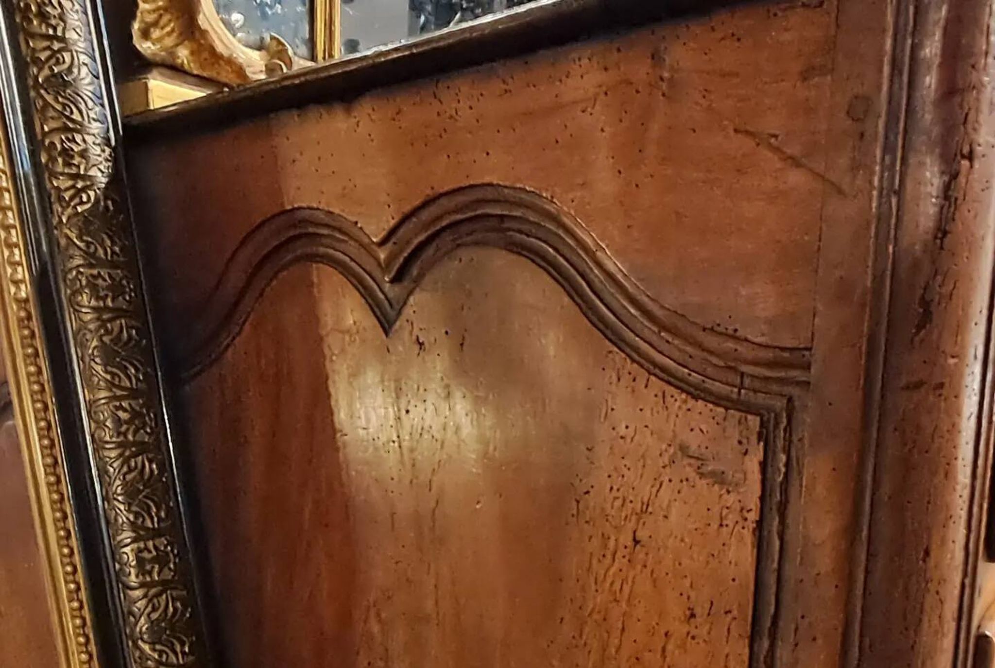 Commode en noyer XVIII