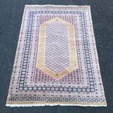 Handmade Pakistani rug