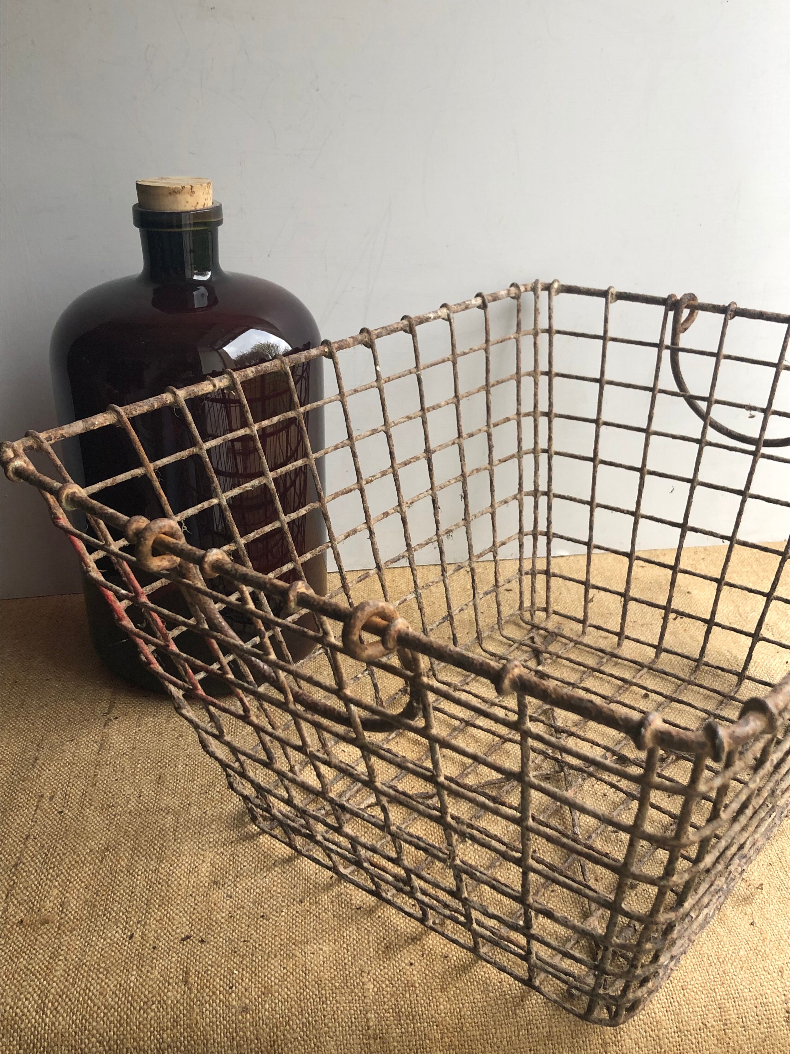 Oyster manna, metal locker