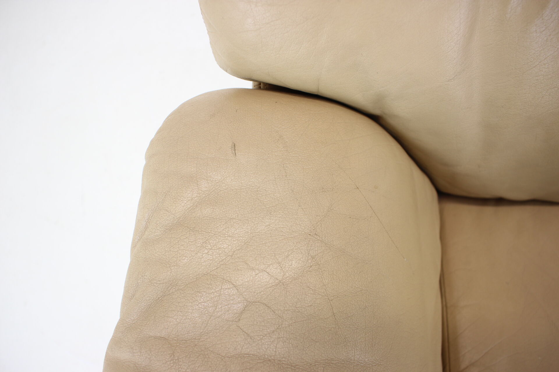 Large Scandinavian Adjustable Leather Armchair by Peem, 1970s, Finland