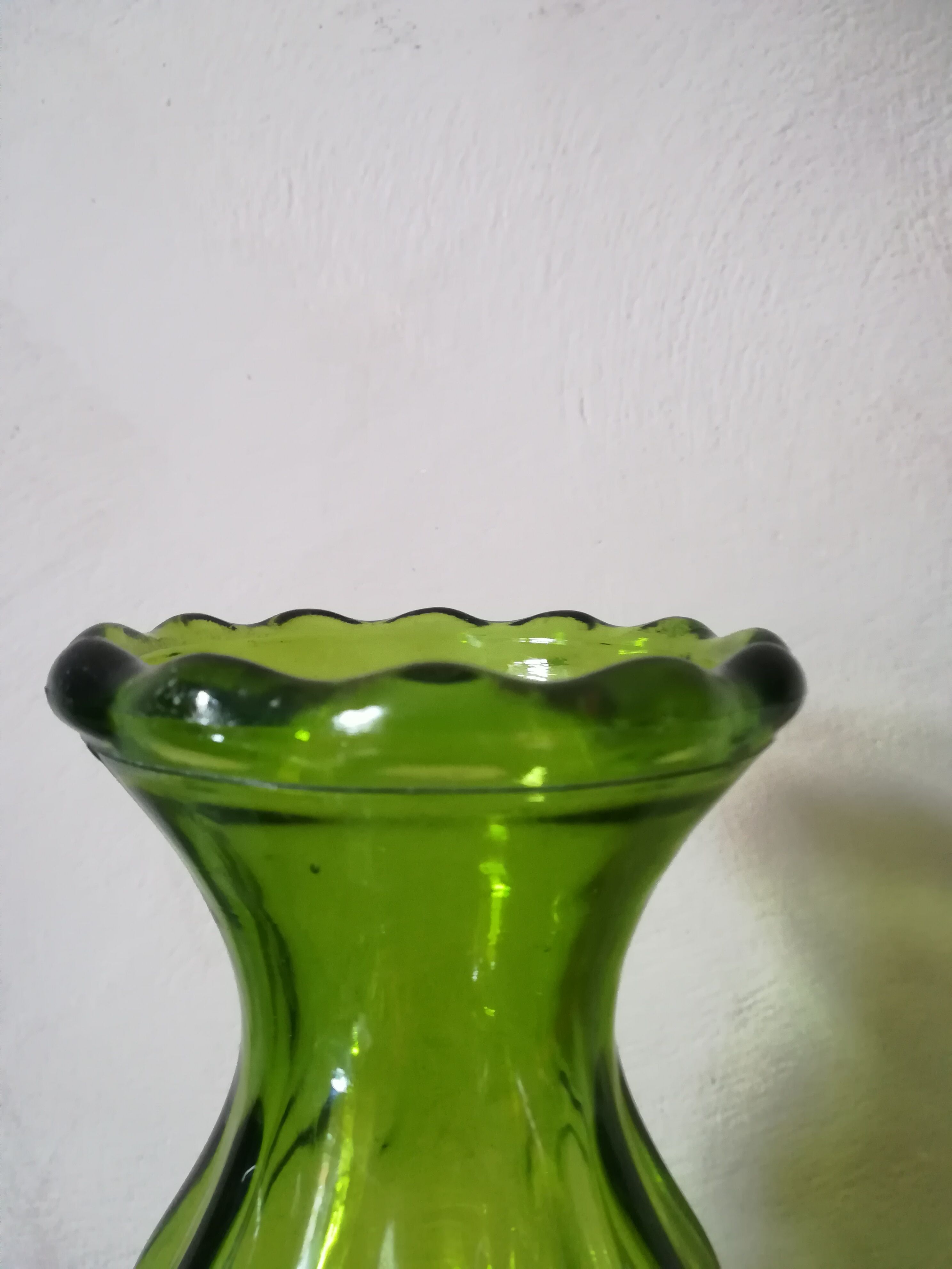 Green coloquinte vase