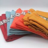 Huit serviettes de table vintage