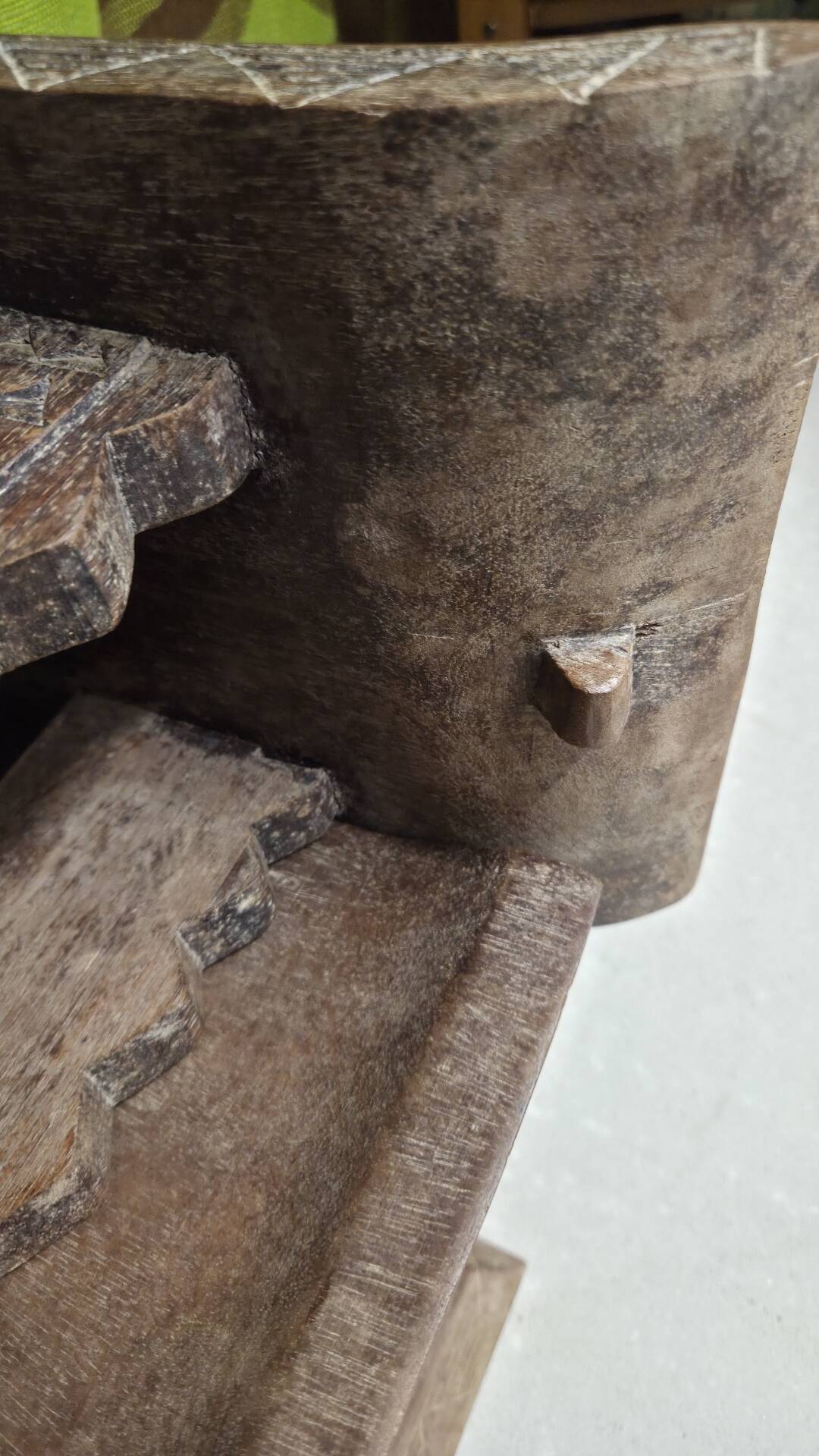 Paire de tabourets africains en bois sculpté  art tribal