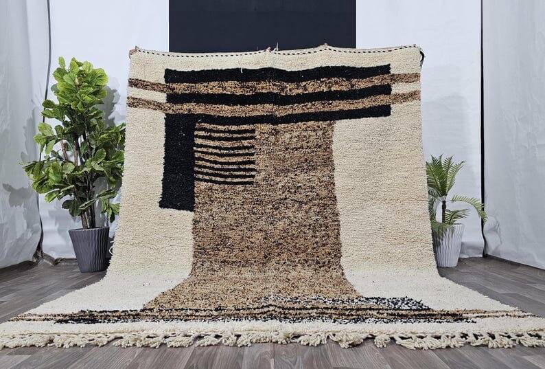 Handmade Berber rug, traditional craftsmanship, size 150 x 250 cm
