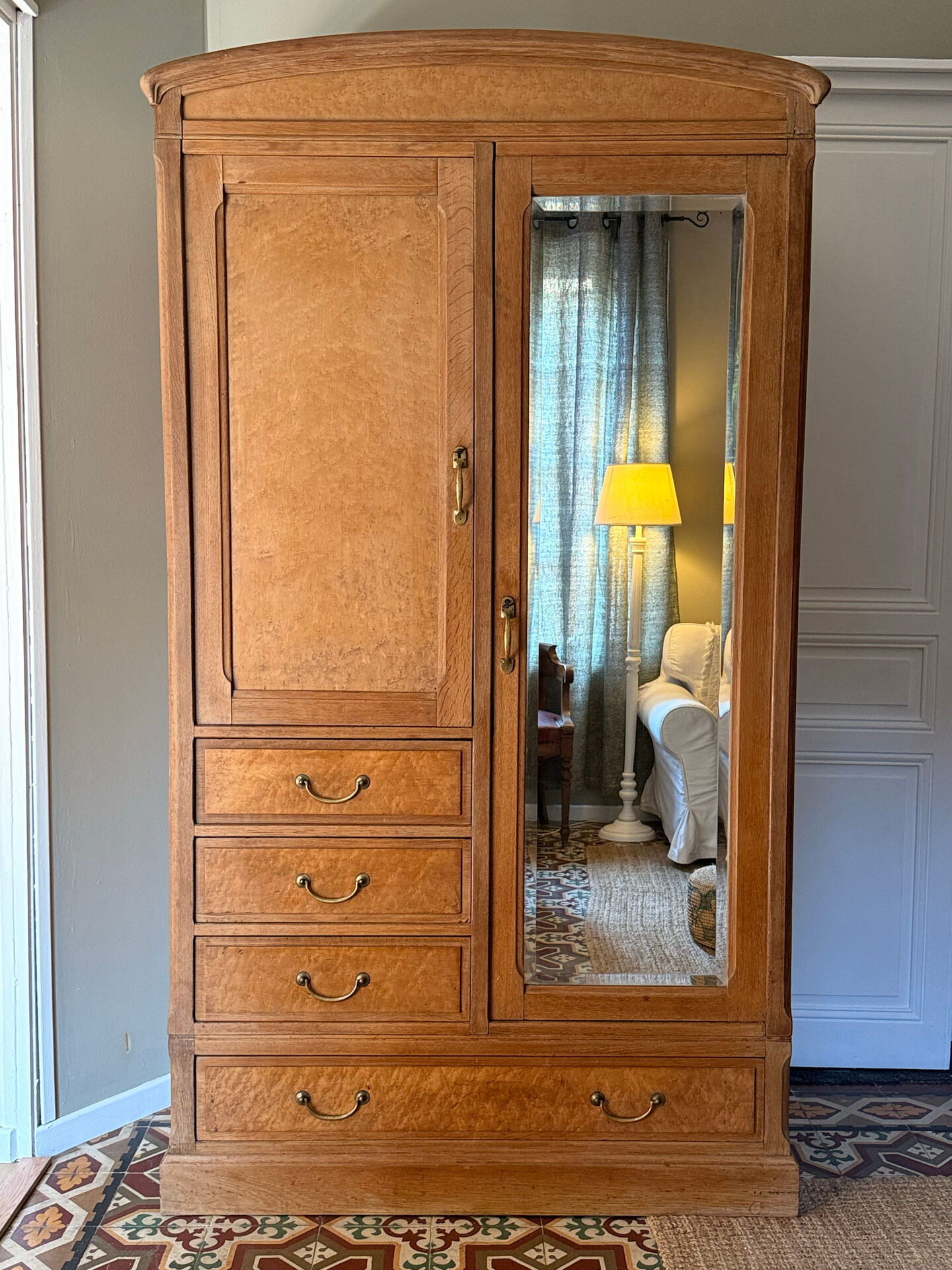 Armoire d’hôtel