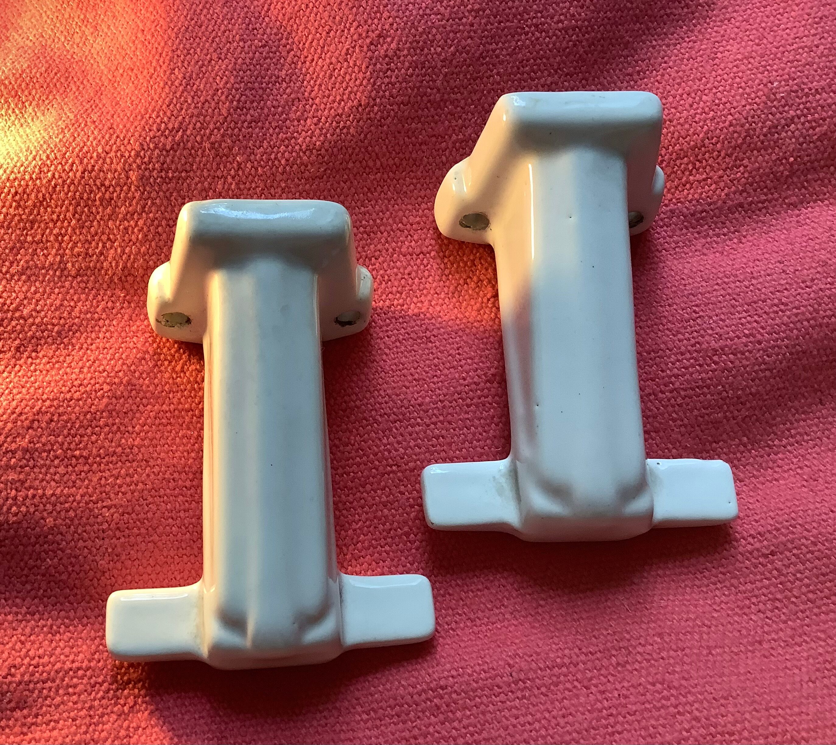 Set of 2 hooks in white porcelain Art Deco 30/40