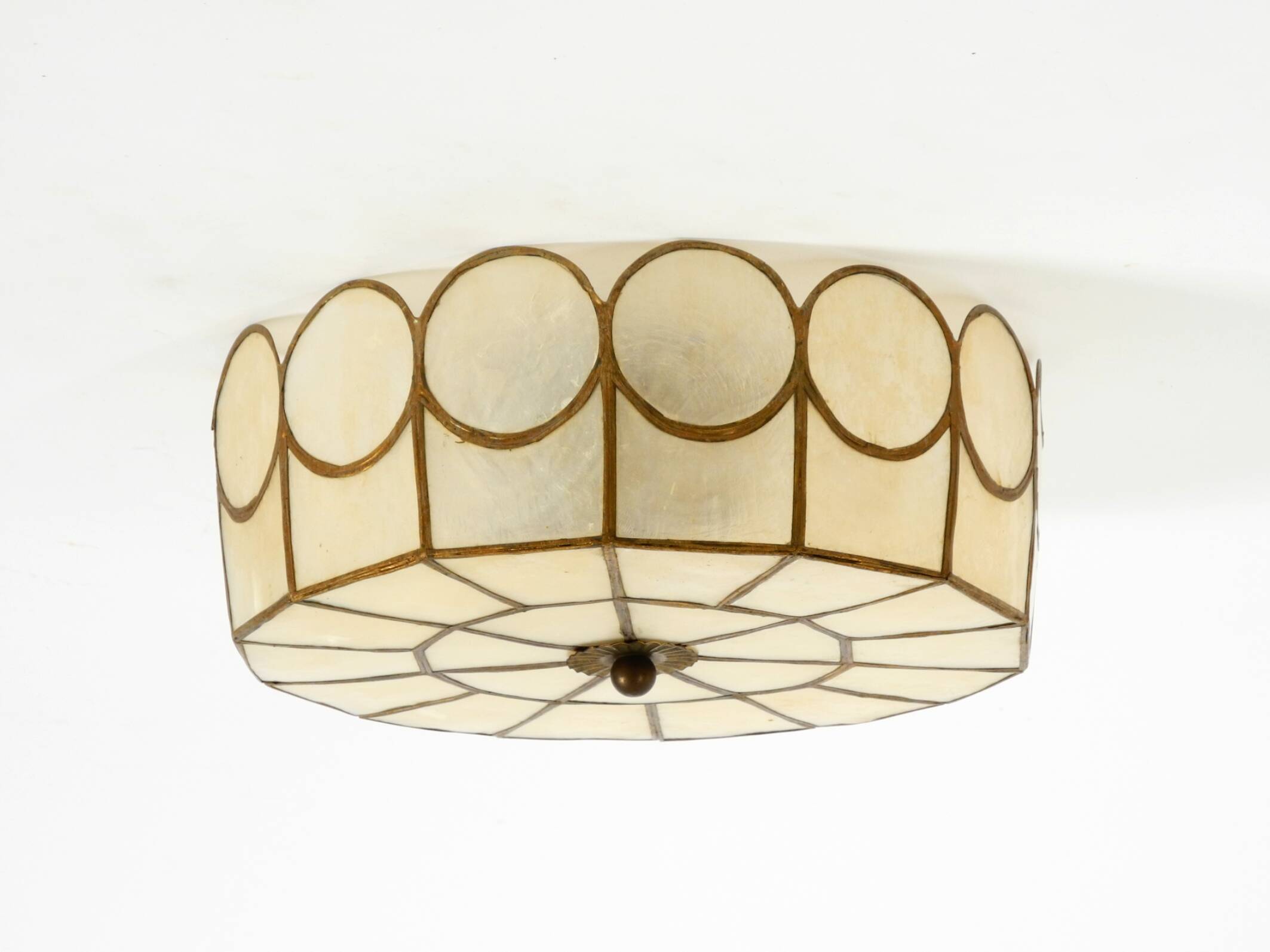 Beautiful round Mid-Century Modern ceiling or wall lamp made of Capiz