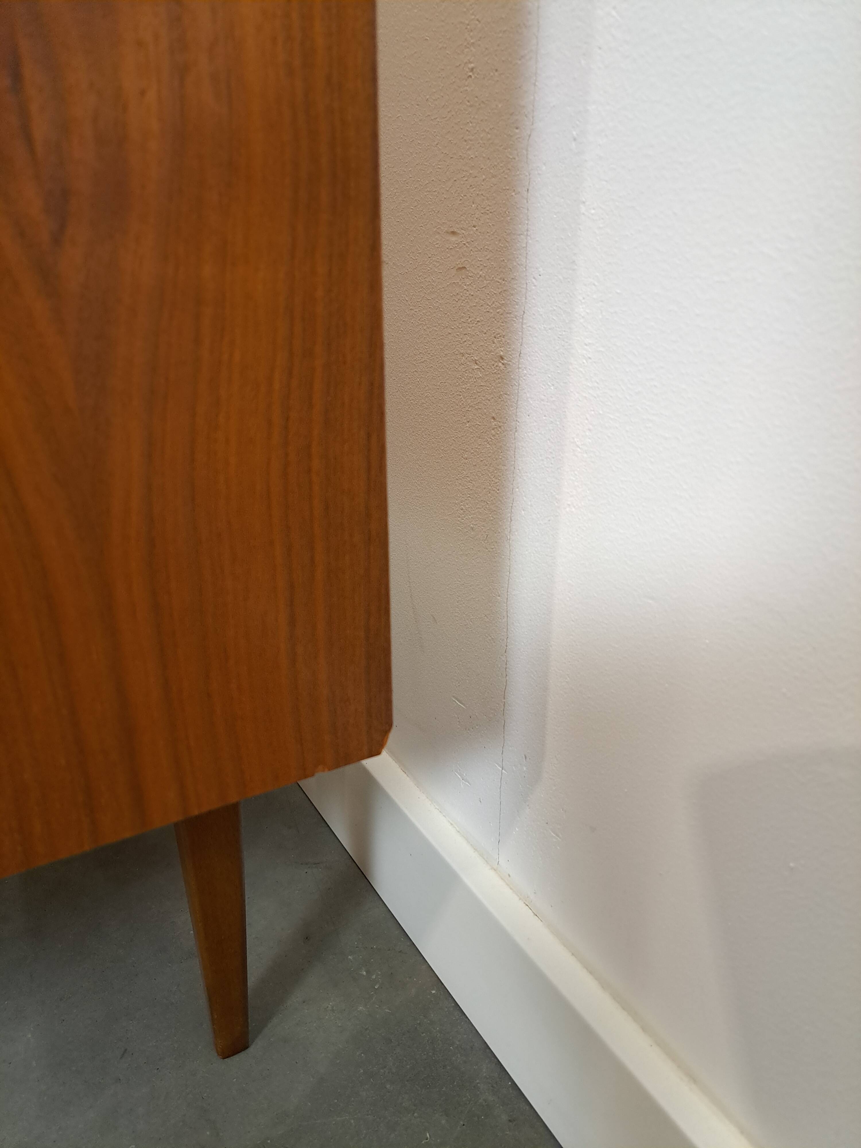 Fineer dressoir met draaibare bar en lades, barkast