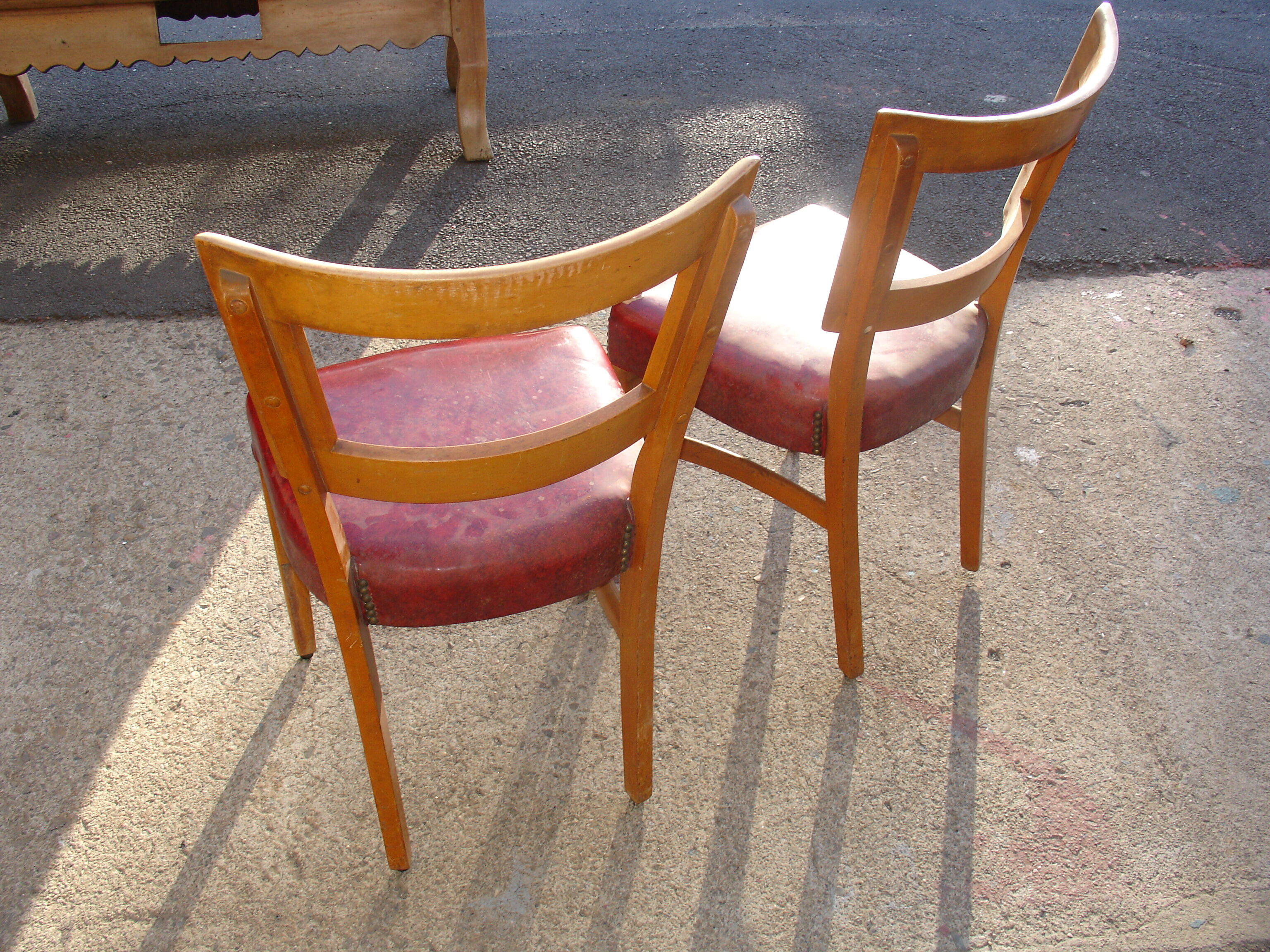Pair of American chairs from the brand "Phoenix Chair Co. Sheboygan, Wisconsin, 1948"