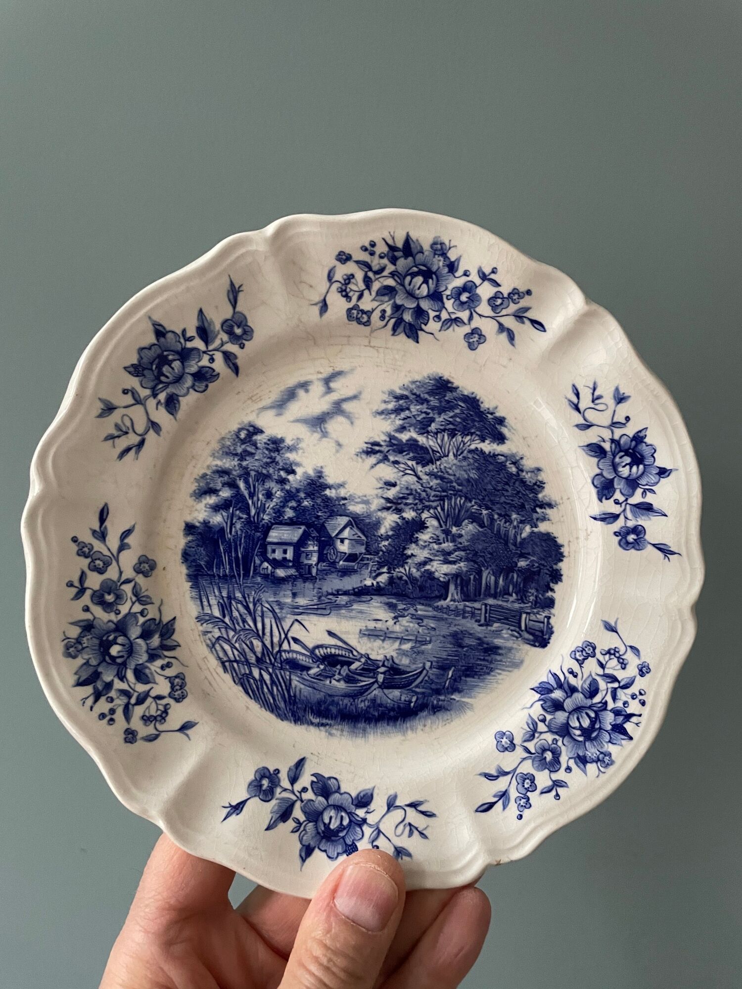 Set of 6 small plates in earthenware from Sarreguemines France, model "Romantic"