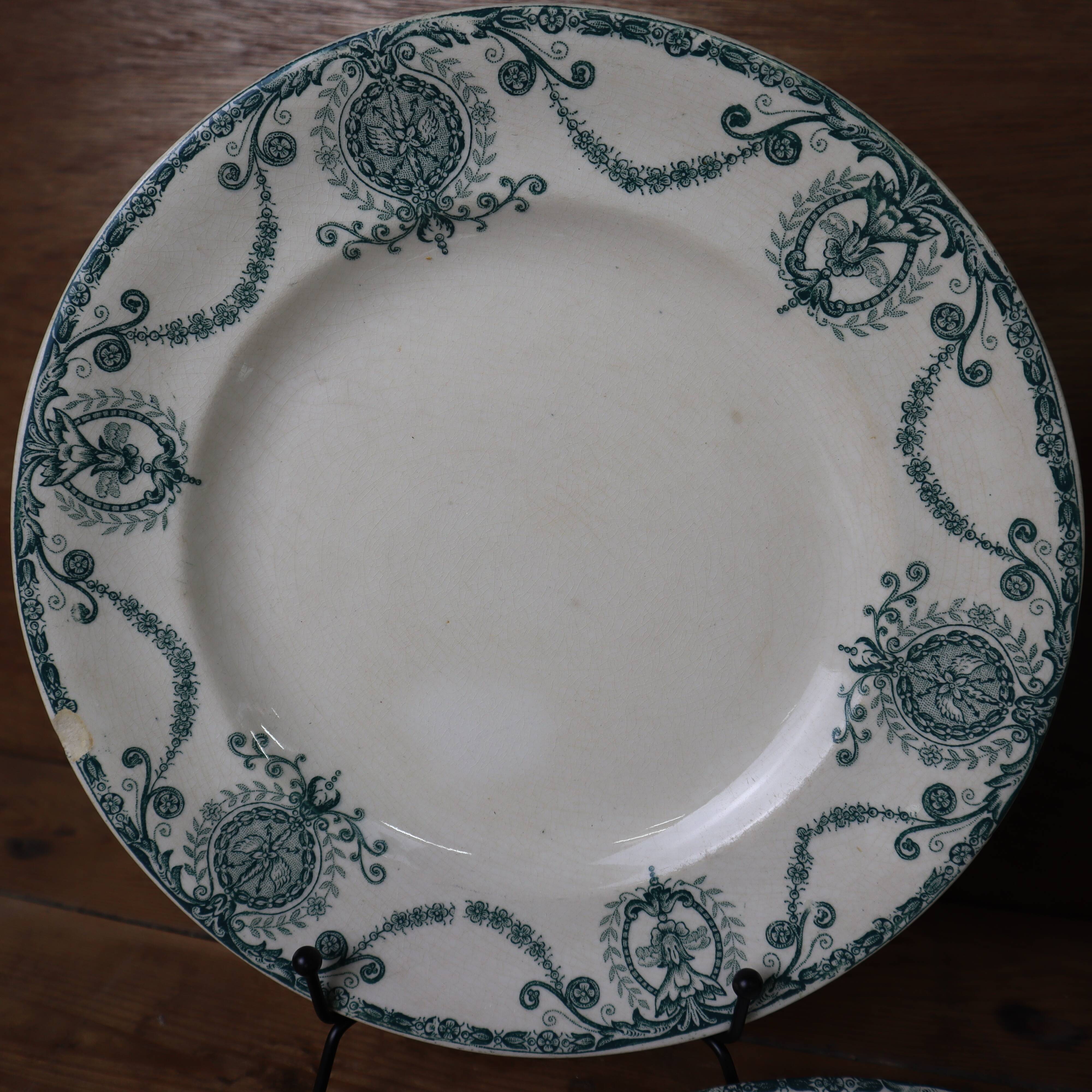 5 old flat plates in Terre de Fer, Pierrefonds model