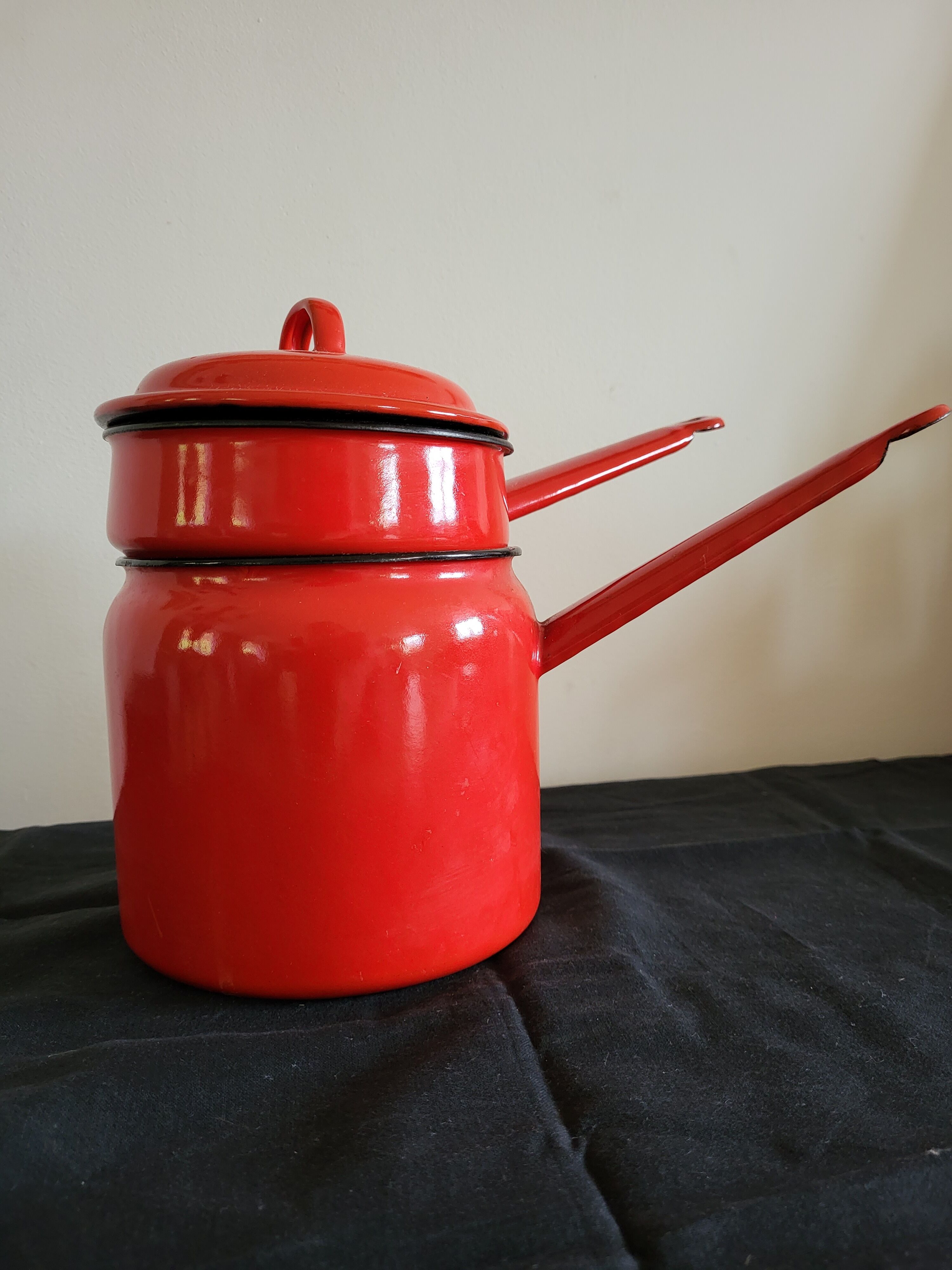 Red kettle in vintage email