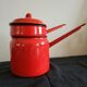 Bouilloire rouge en email vintage