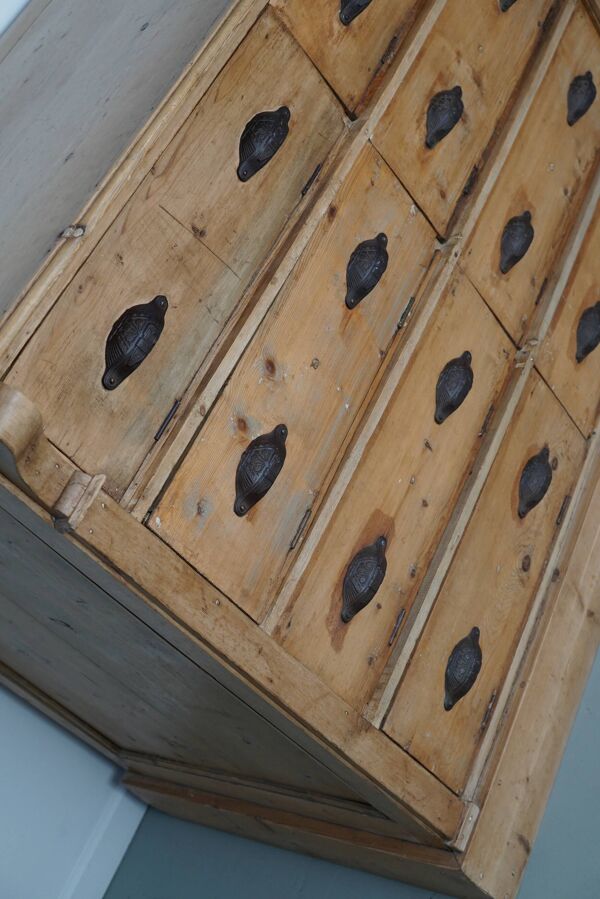 Meuble d'atelier ancien en pin allemand, début du XXe siècle