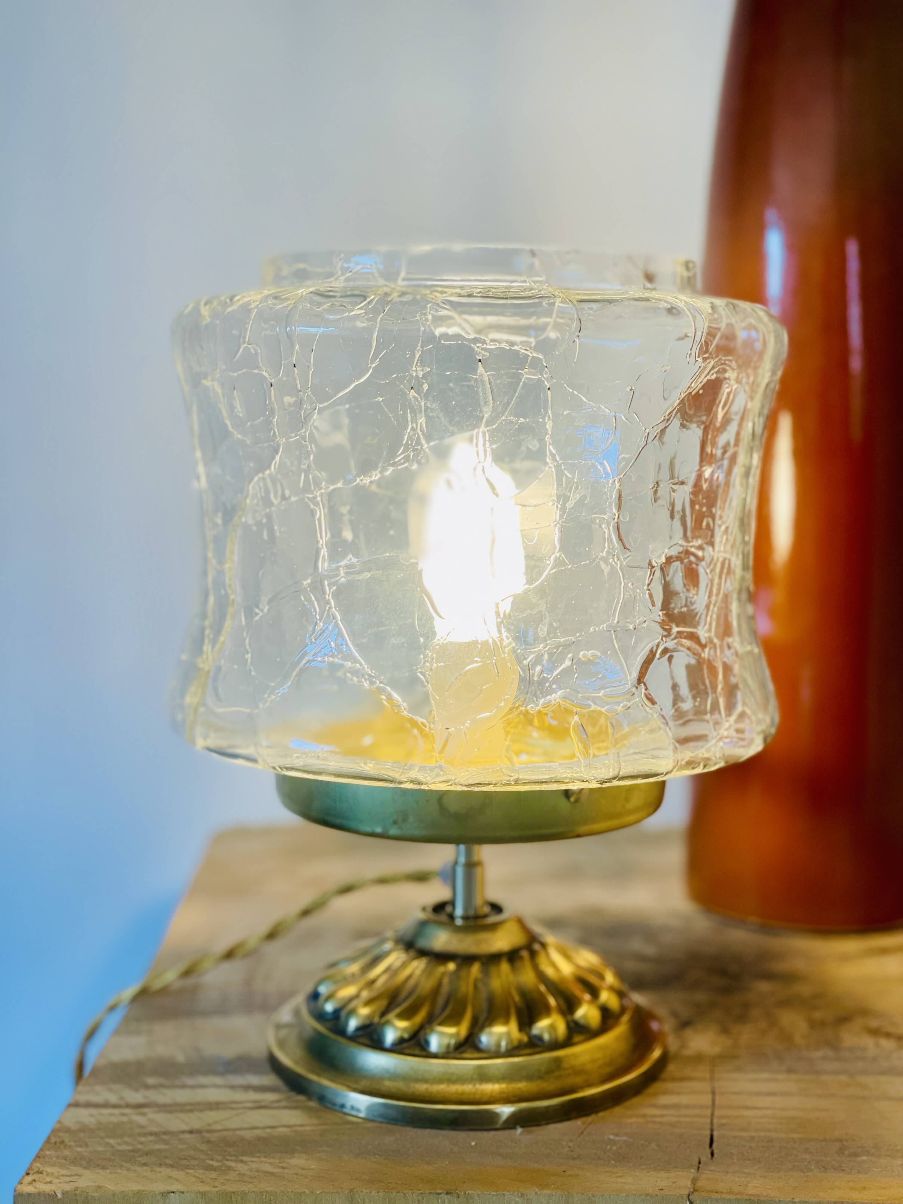 Table lamp in cracked glass and vintage gilded brass base