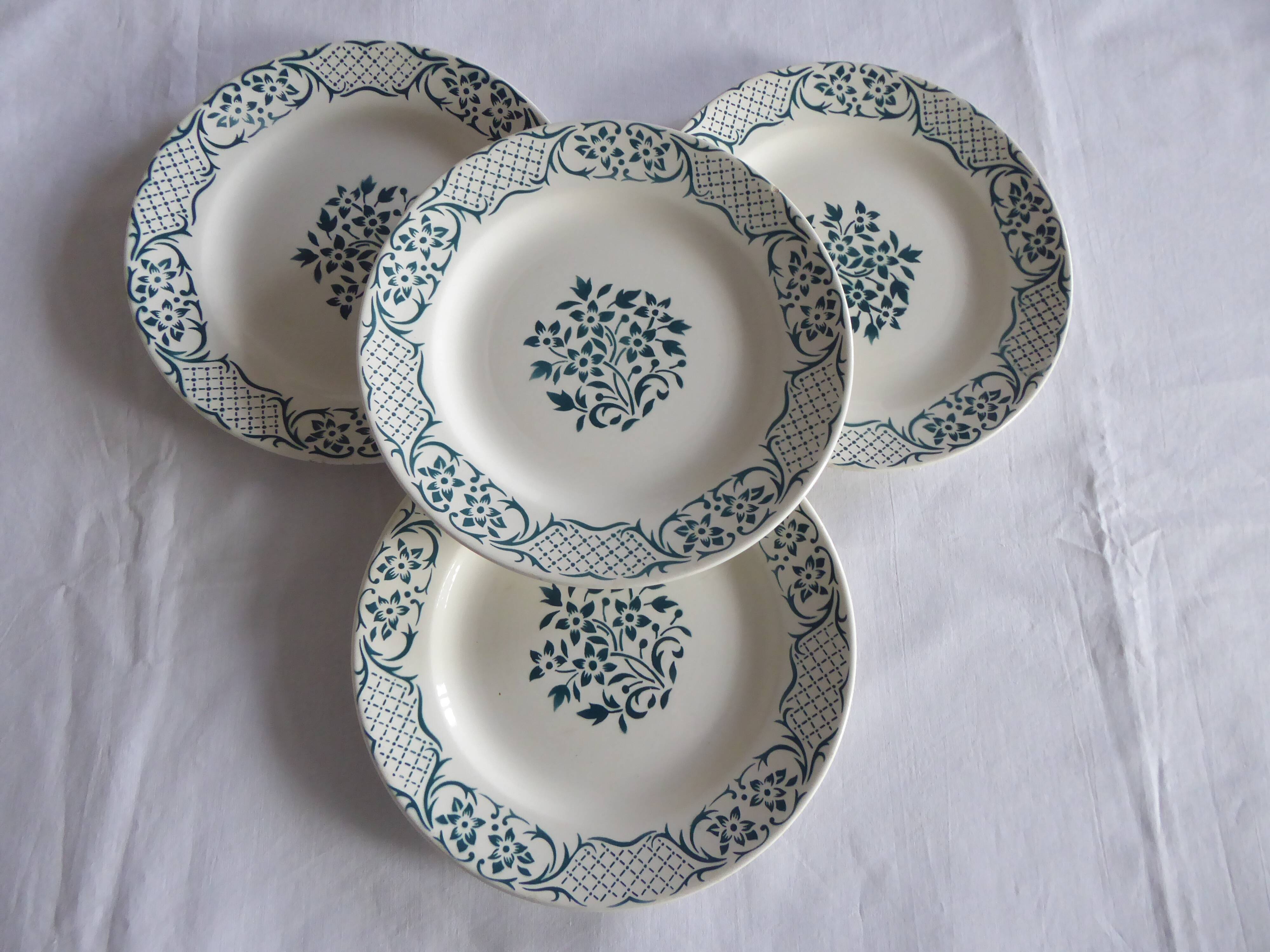 Set of 4 Digoin Sarreguemines dessert plates Versailles model