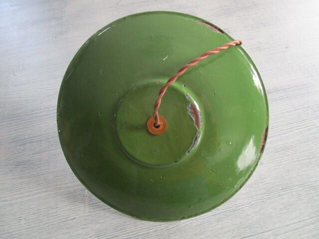 Old suspension in green enamelled sheet metal
