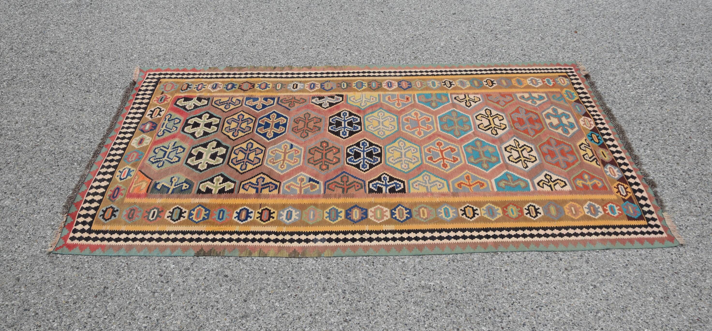 Kilim Rug Made By The Gashgai Tribes In Iran: 1.60 X 2.95 Meters