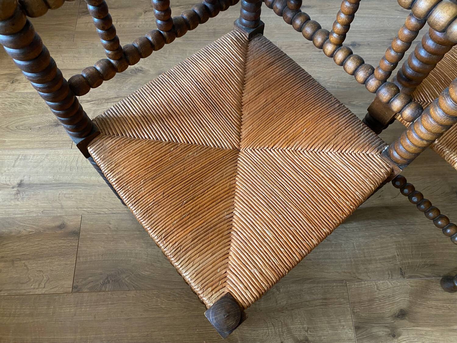 Beaded corner chairs armchairs