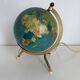 Globe terrestre tripode Taride en métal doré et verre, 1967