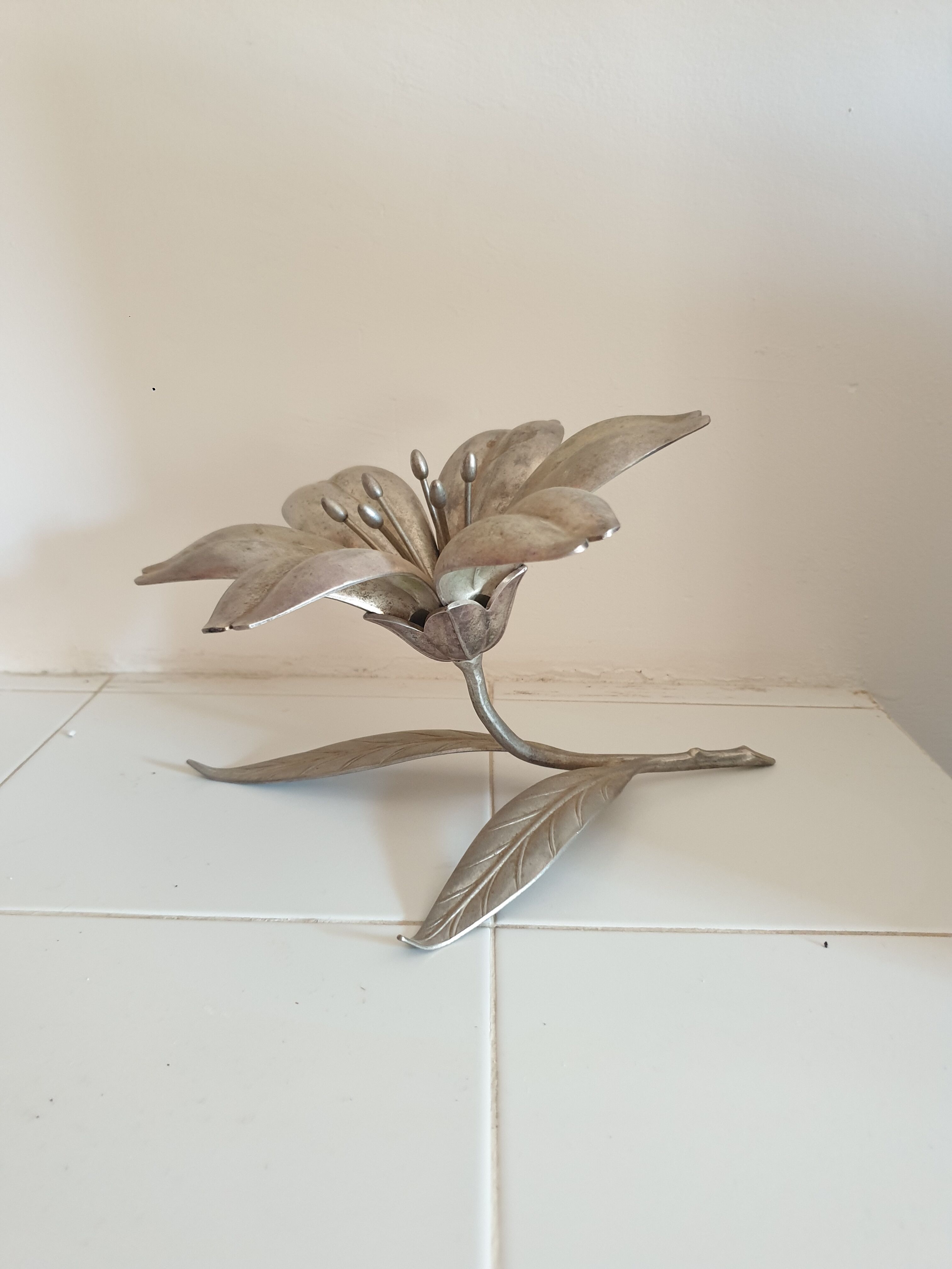 Vintage flower ashtray