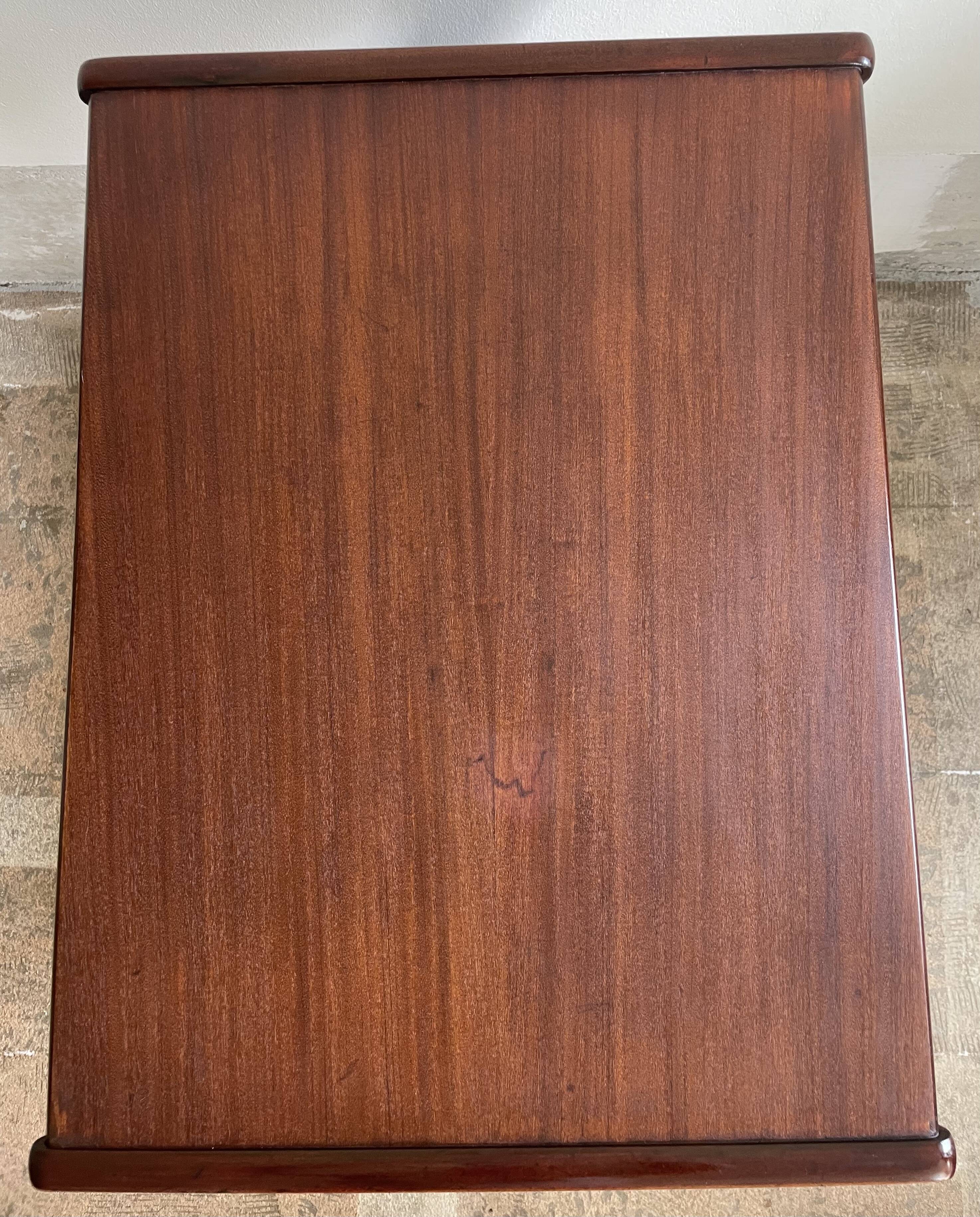 Louis van Teeffelen side table for Wébé