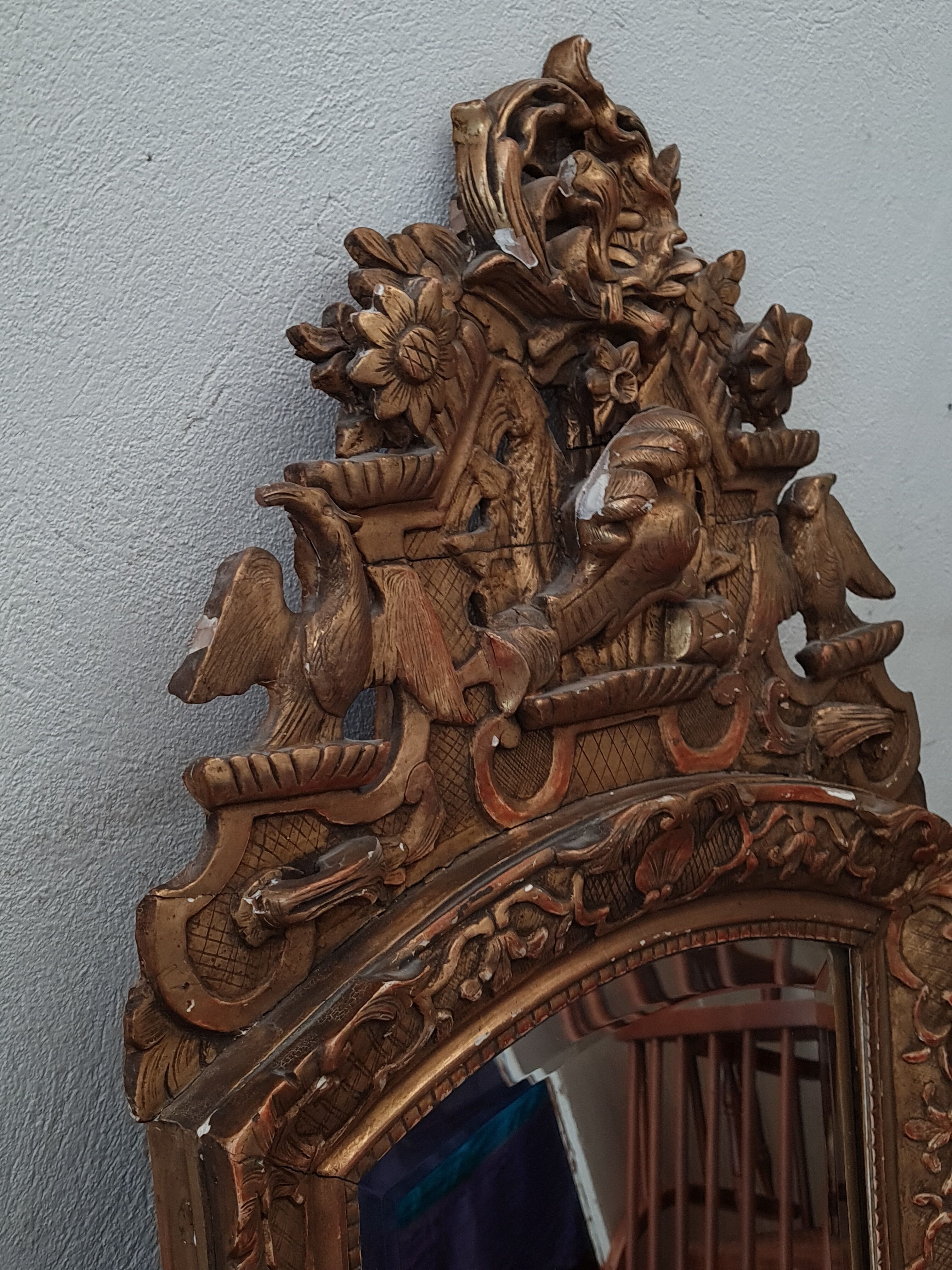 Mirror with pediment gilded carved wood late eighteenth century SB